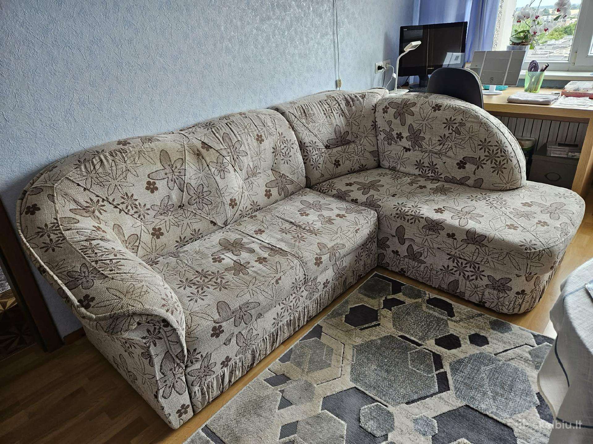 Parduodamas geros būklės kampas
