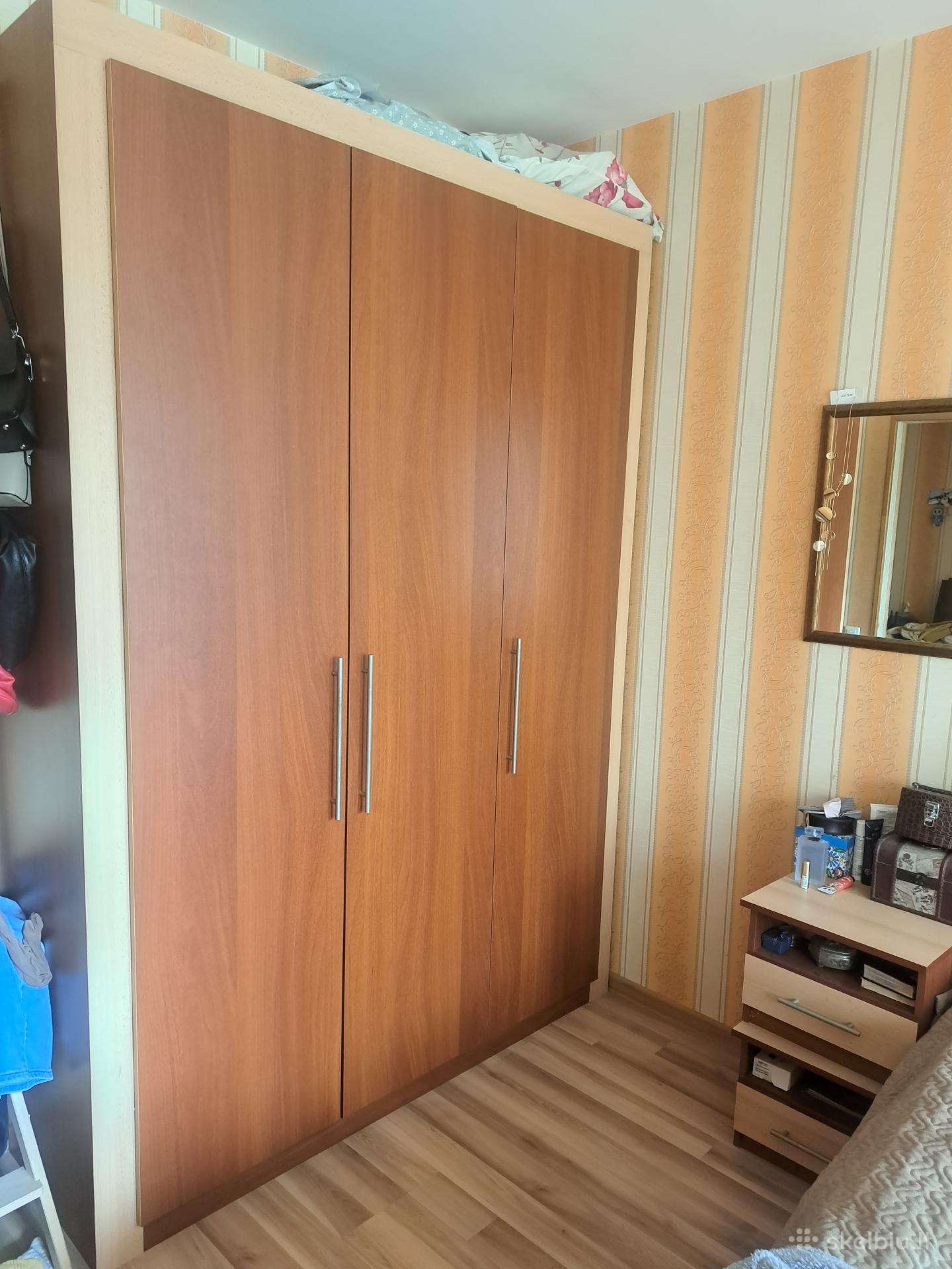 Dovanoju miegamąjį komplektą