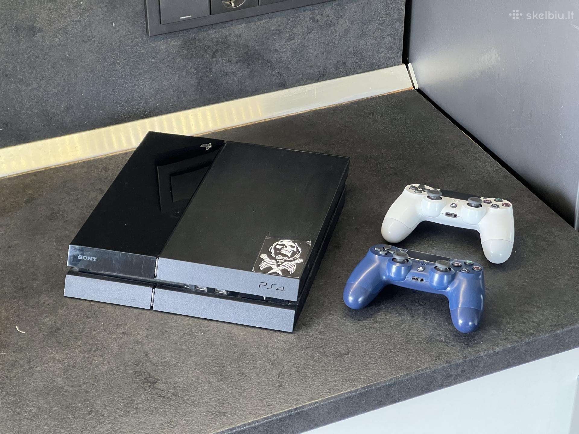 Playstation 4 1tb + 2 pulteliai