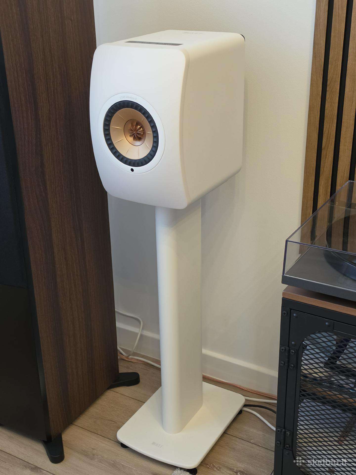 Kef Ls50 Wireless II su S2 stovais