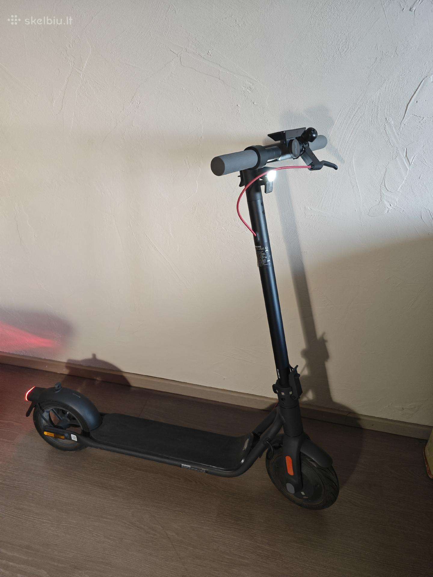 Elektrinis paspirtukas Navee V50