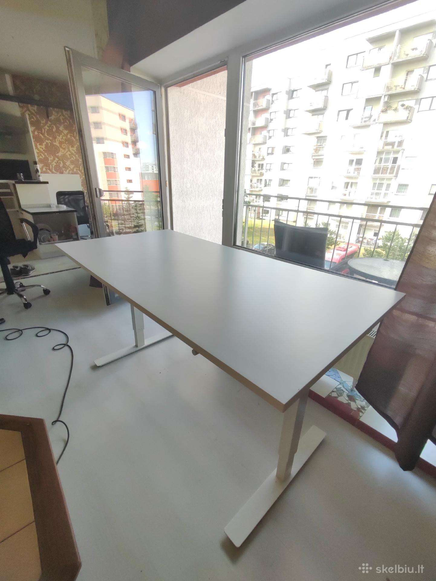 Mechaninis pakeliamas rašomasis Ikea stalas