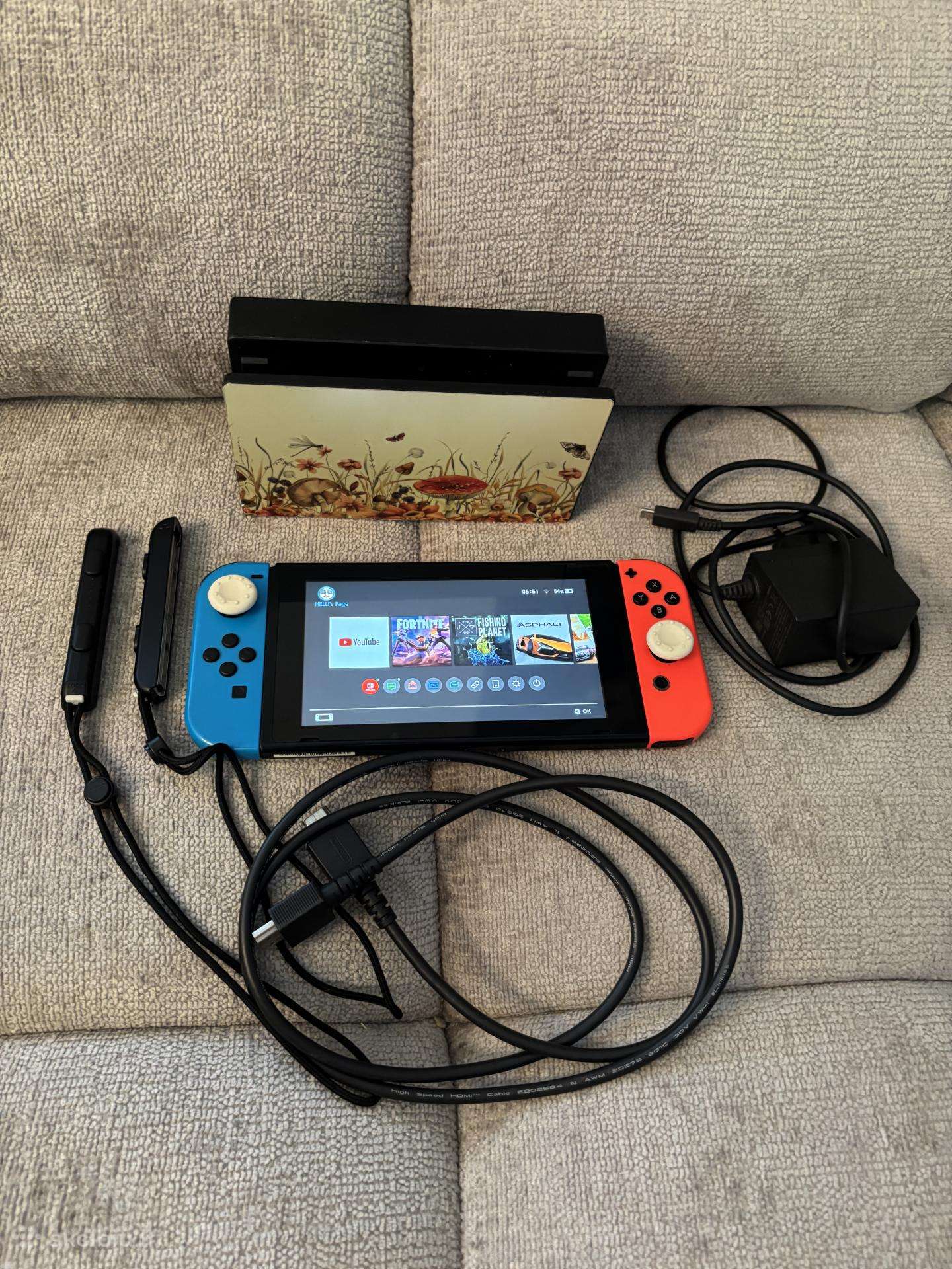 Nintendo Switch V2 + Dock + hdmi+ priedai