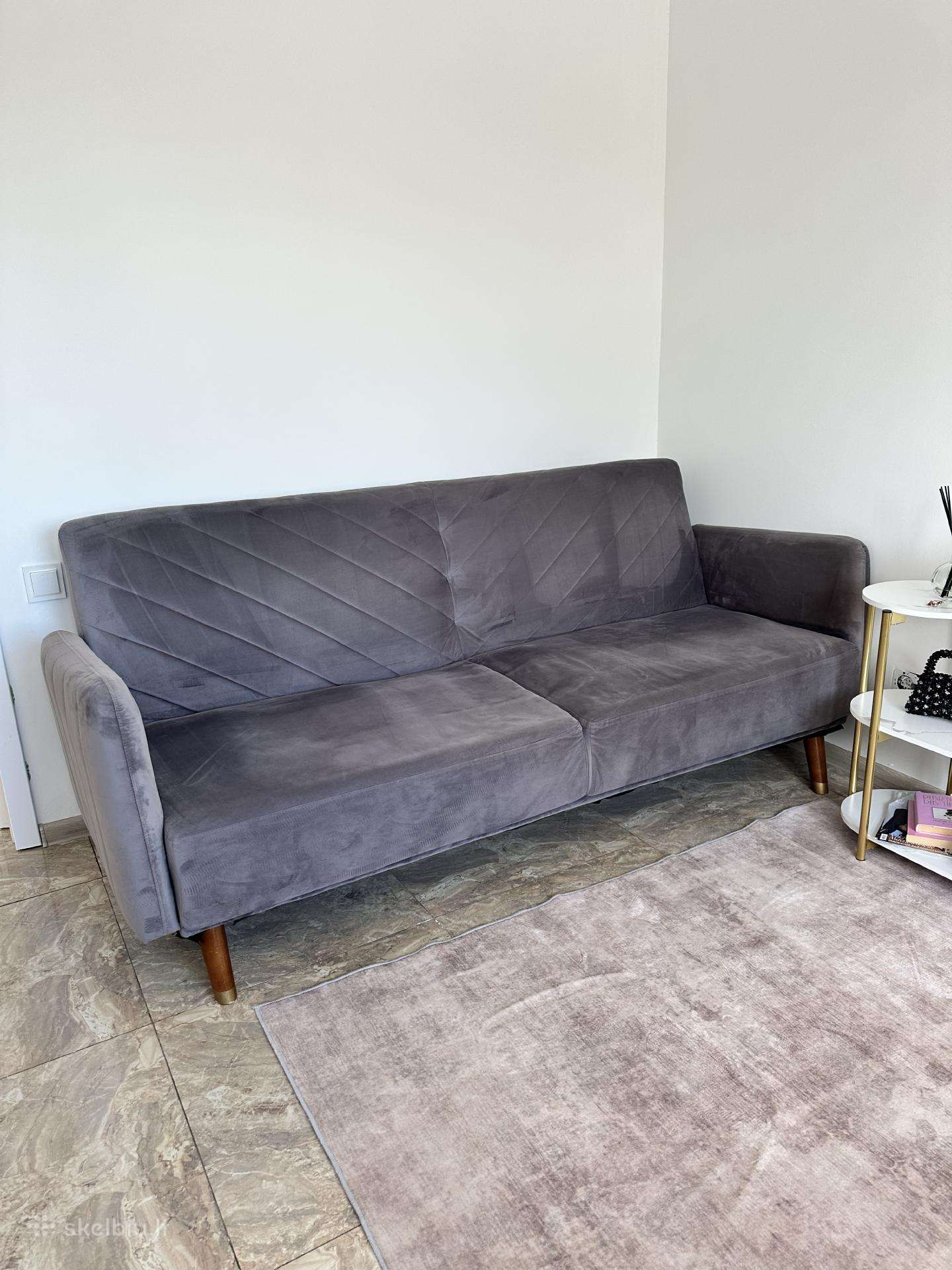 Veliūrinė sofa lova