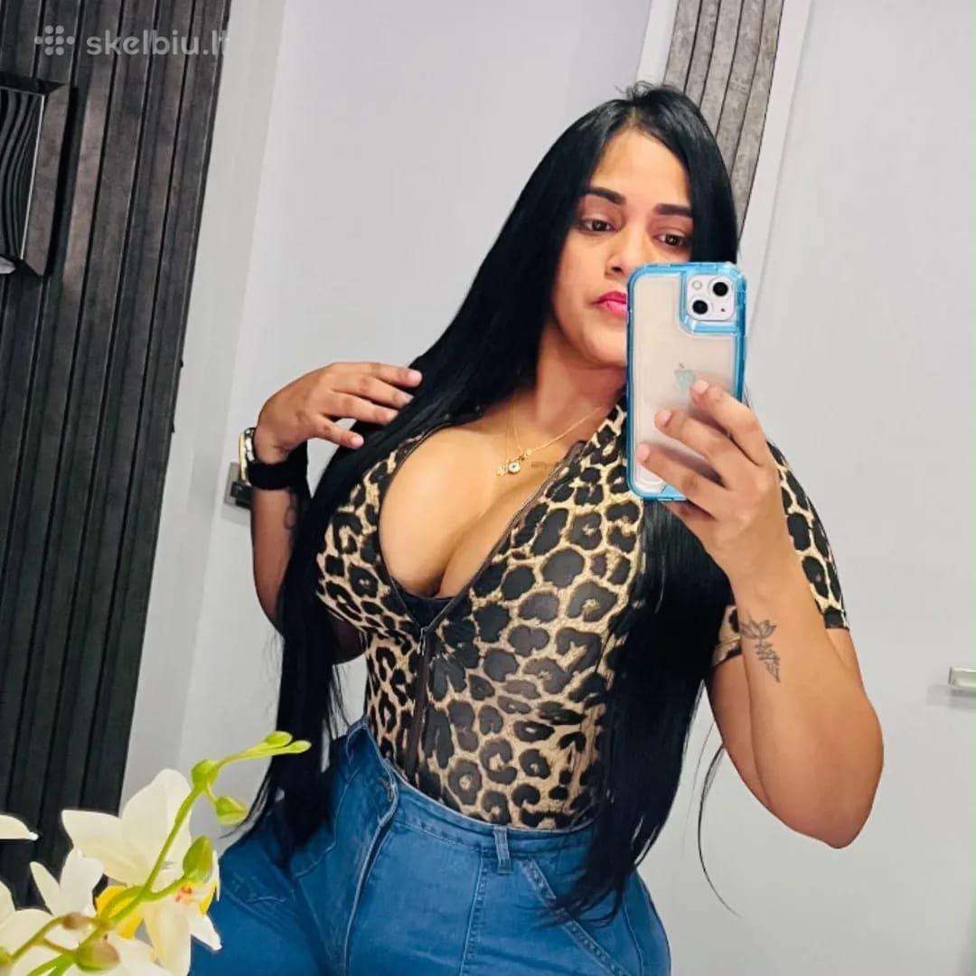 Vanessa, elegant and attractive