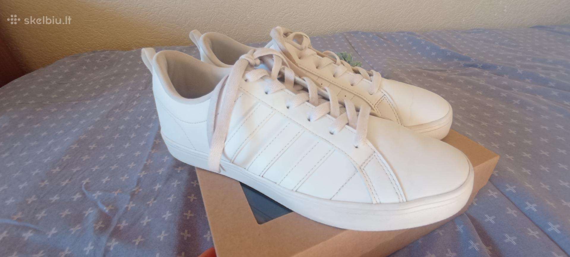 Adidas (Balti klasikiniai kedai)