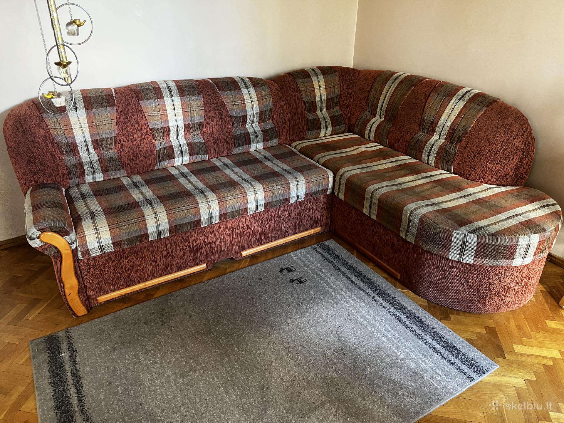 Kampinė sofa-lova