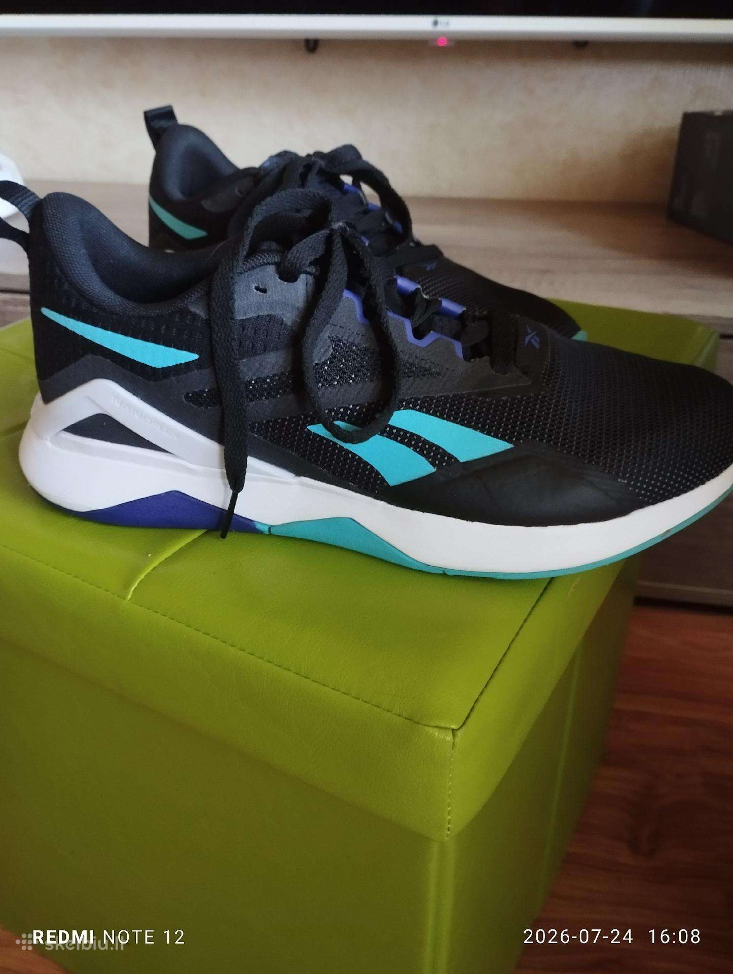 Reebok kedai