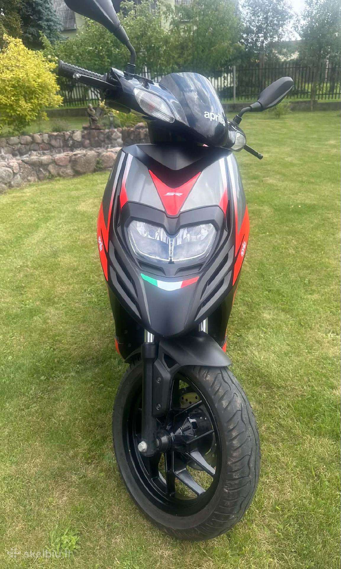 Motoroleris Aprilia Sr