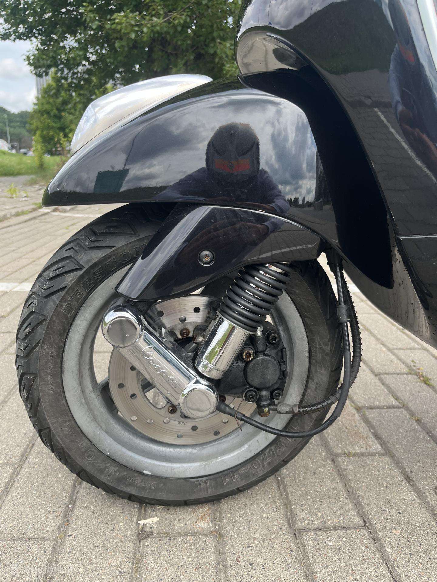 Piaggio Vespa 49cc, мотороллеры / мопеды