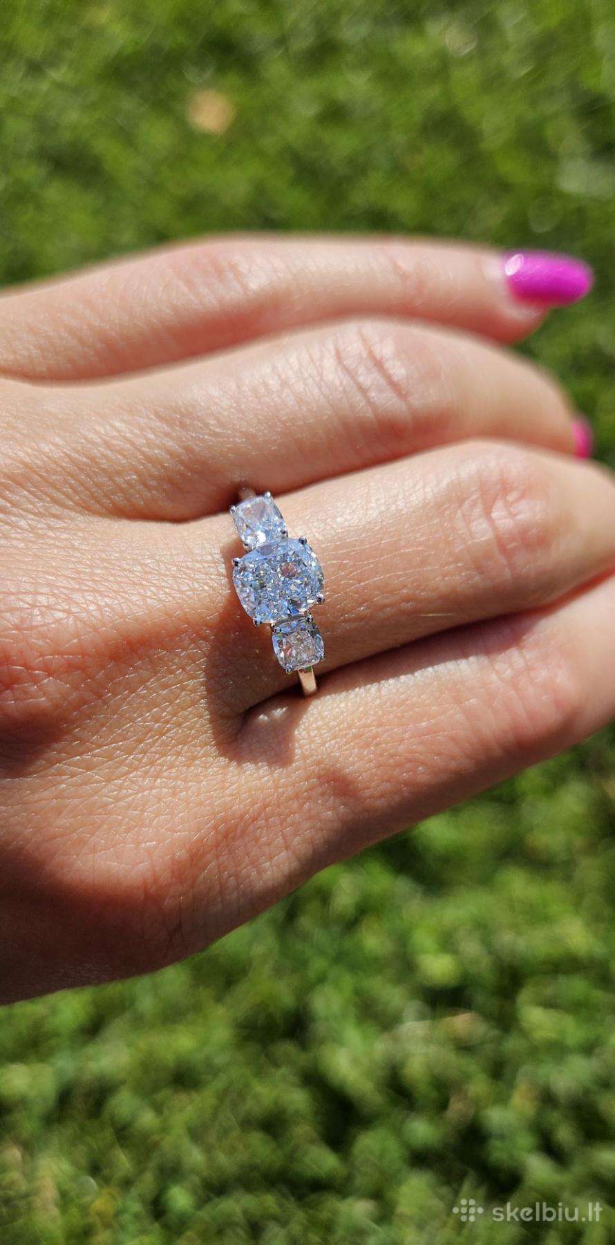 Balto aukso žiedas su 2.55 ct Lab-grown deimantais