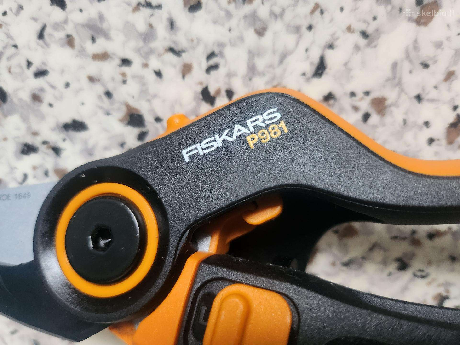Fiskars sodininko genėjimo žirklės P981