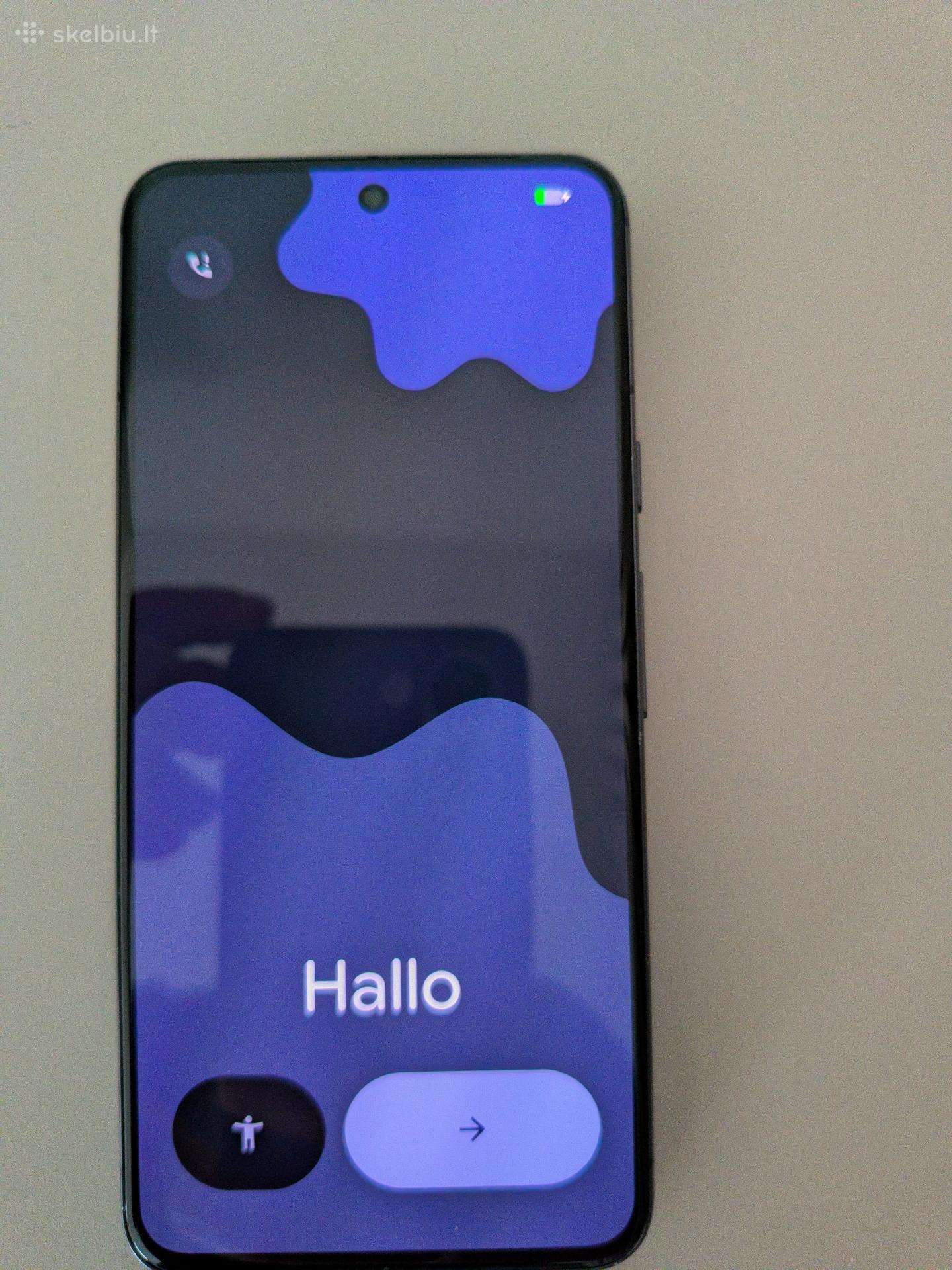 Google Pixel 8 256gb (Su defektu) + dėklai