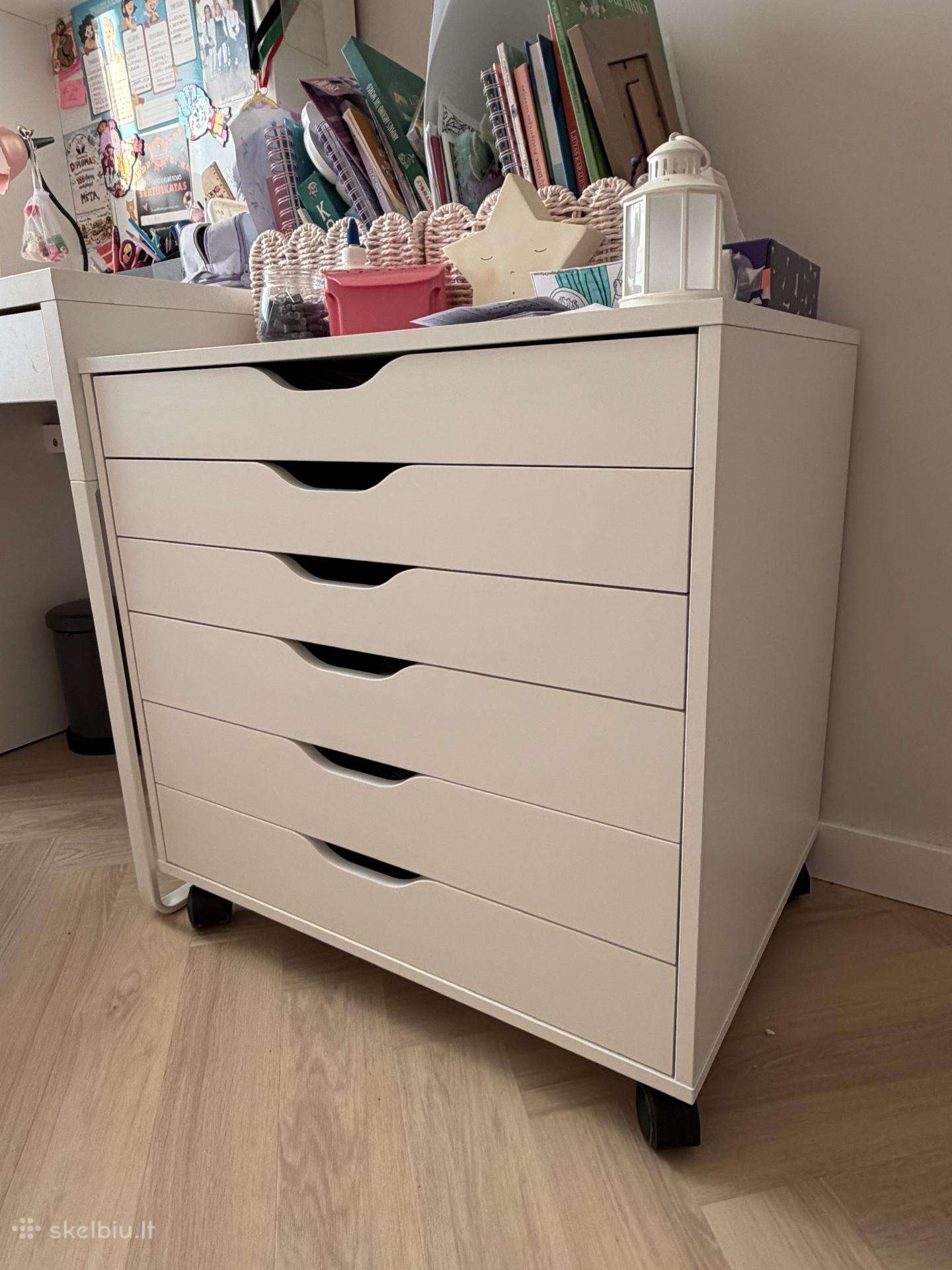 Stalčių komoda ikea