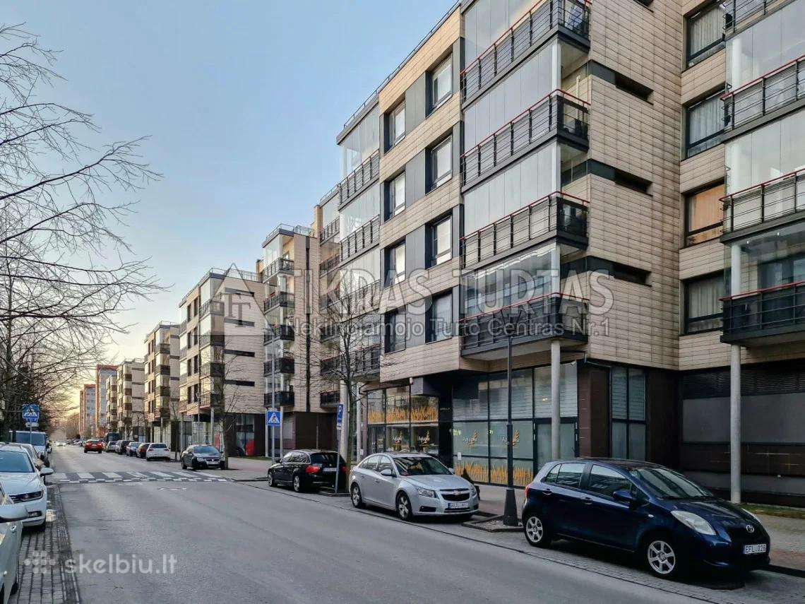 Parduodamas parkingas