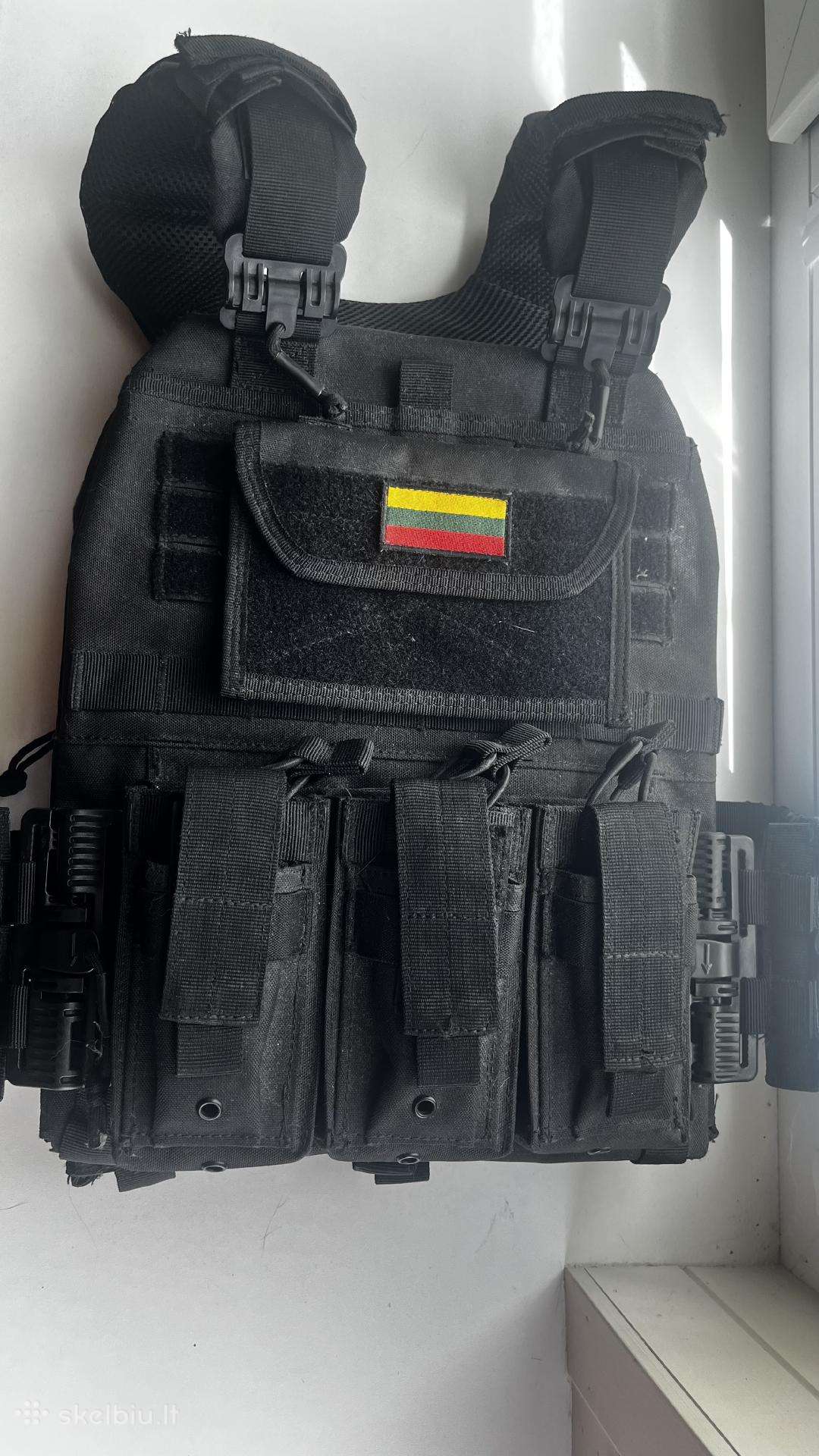 Plate carrier