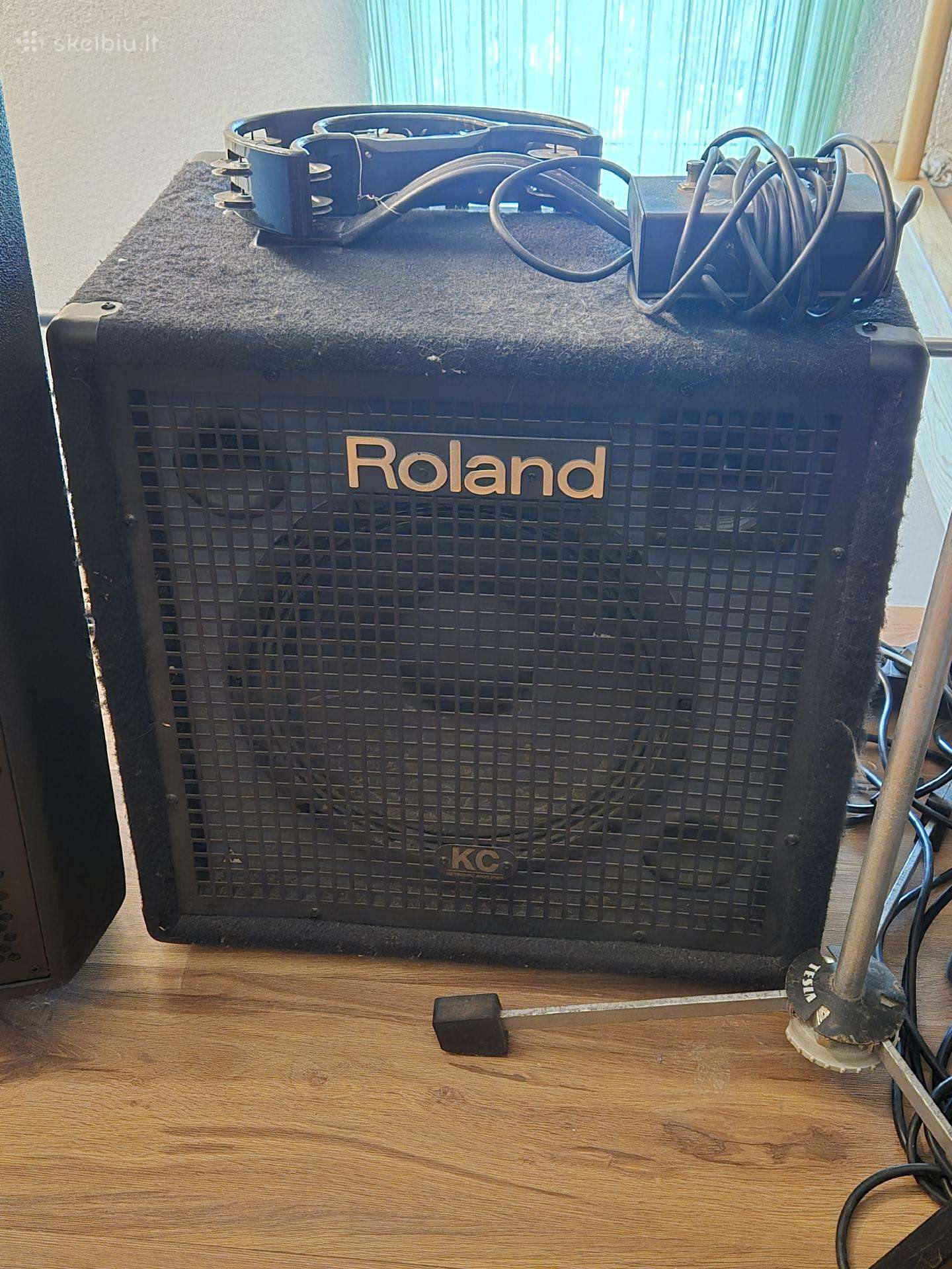 Kubas Roland ,Kc 350'' ir garso aparatura.
