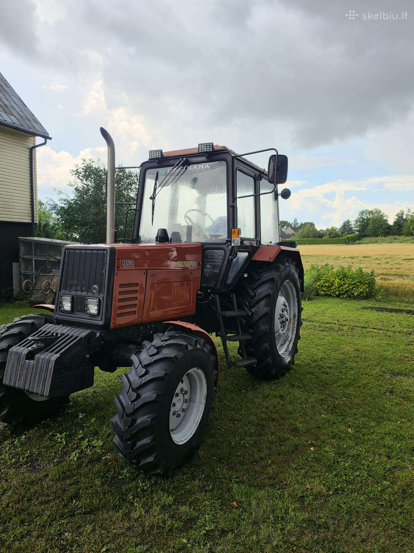 Traktorius Belarus 952