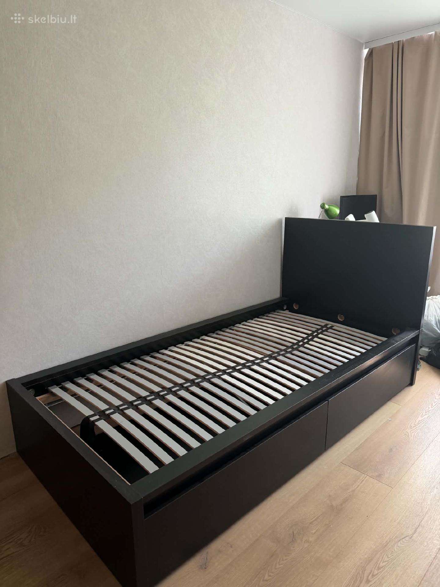 Parduodu mažai naudotą Ikea lovą.