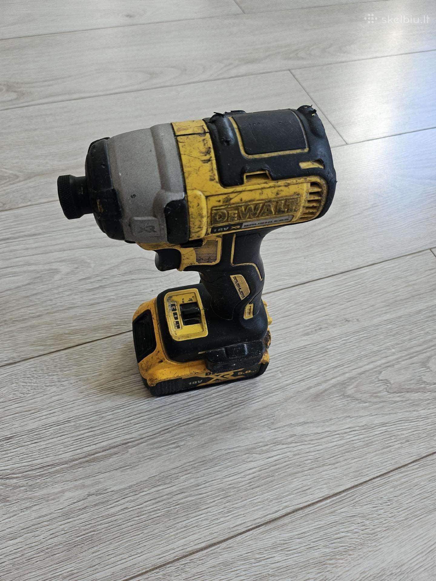 Dewalt gręžtuvas ir suktuvas - po 36 Eur
