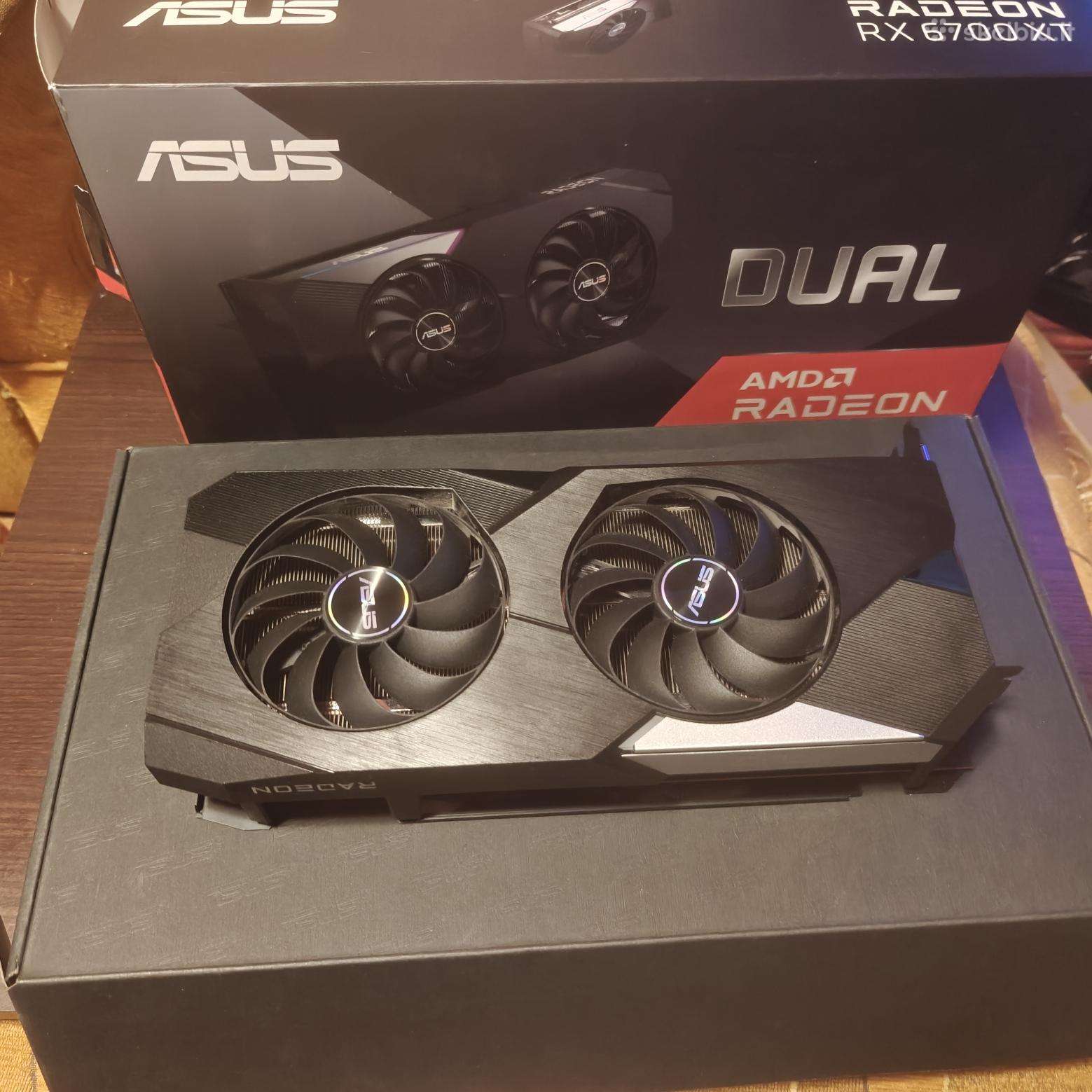 Asus Dual Radeon Rx 6700 XT 12gb