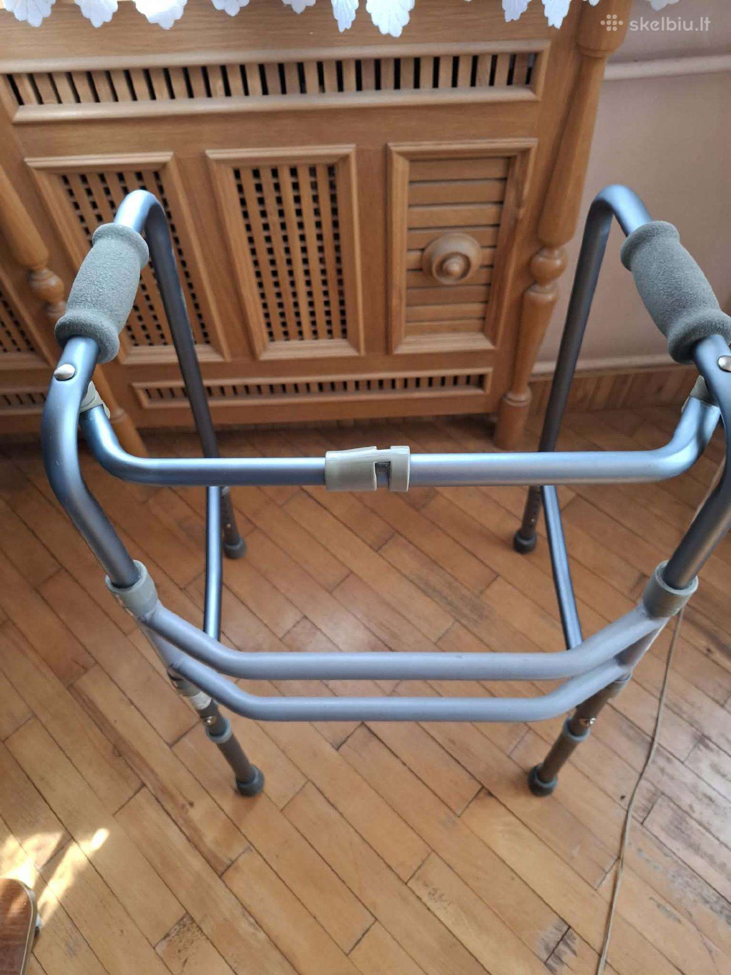 Lengva ir lengvai sulankstoma vaikštynė