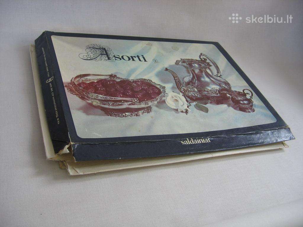 Vintažinė saldainių dėžutė „asorti“