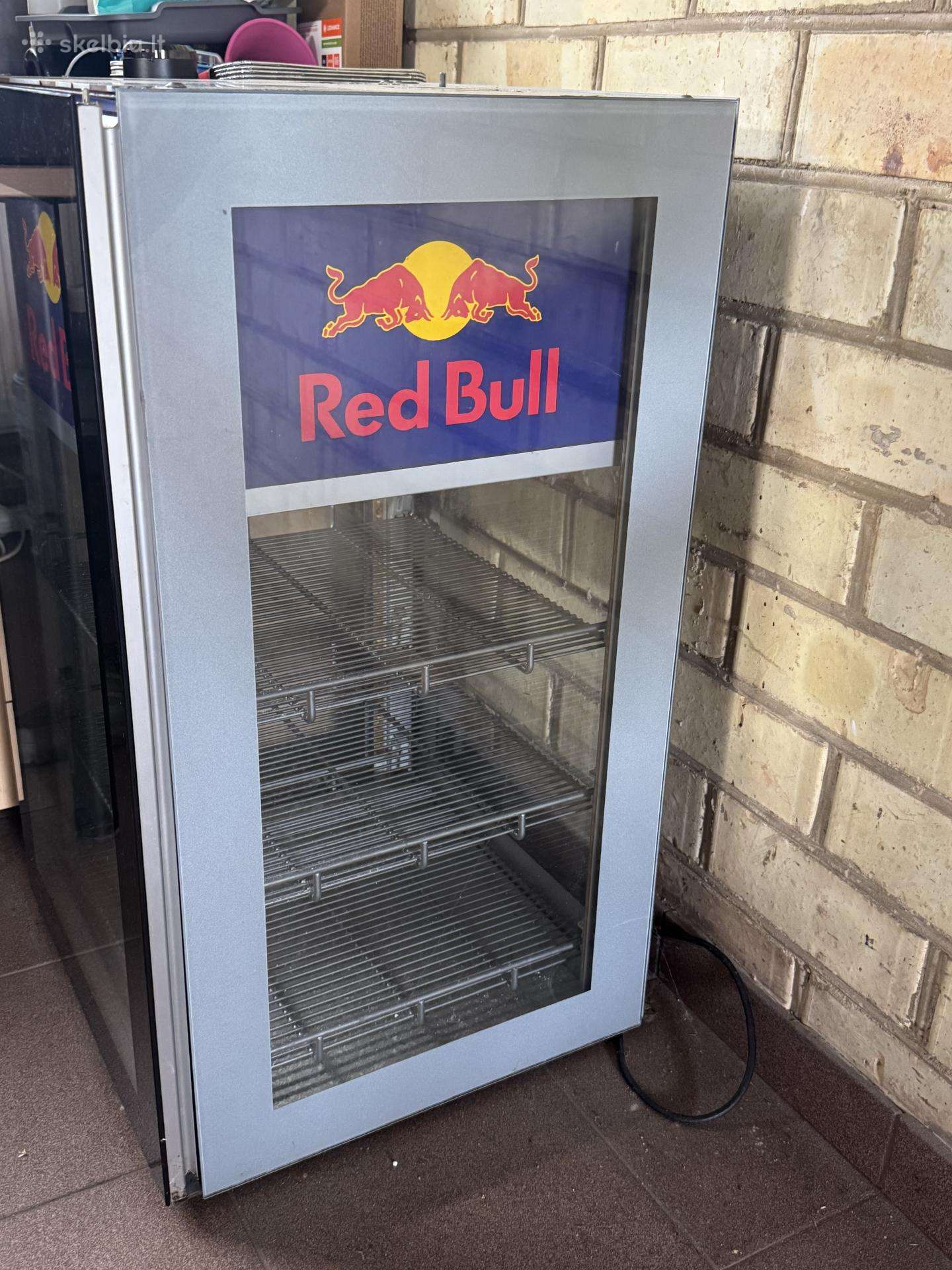 Red bull šaldytuvas