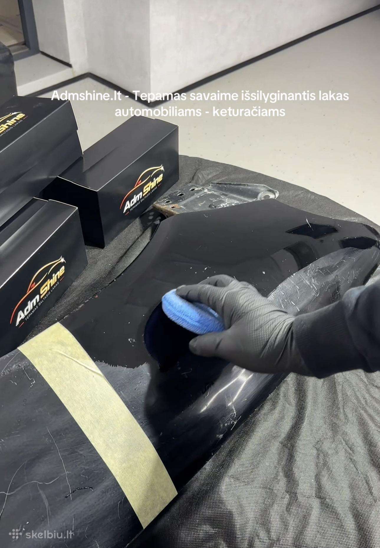 Tepamas savaime išsilyginantis lakas auto-moto