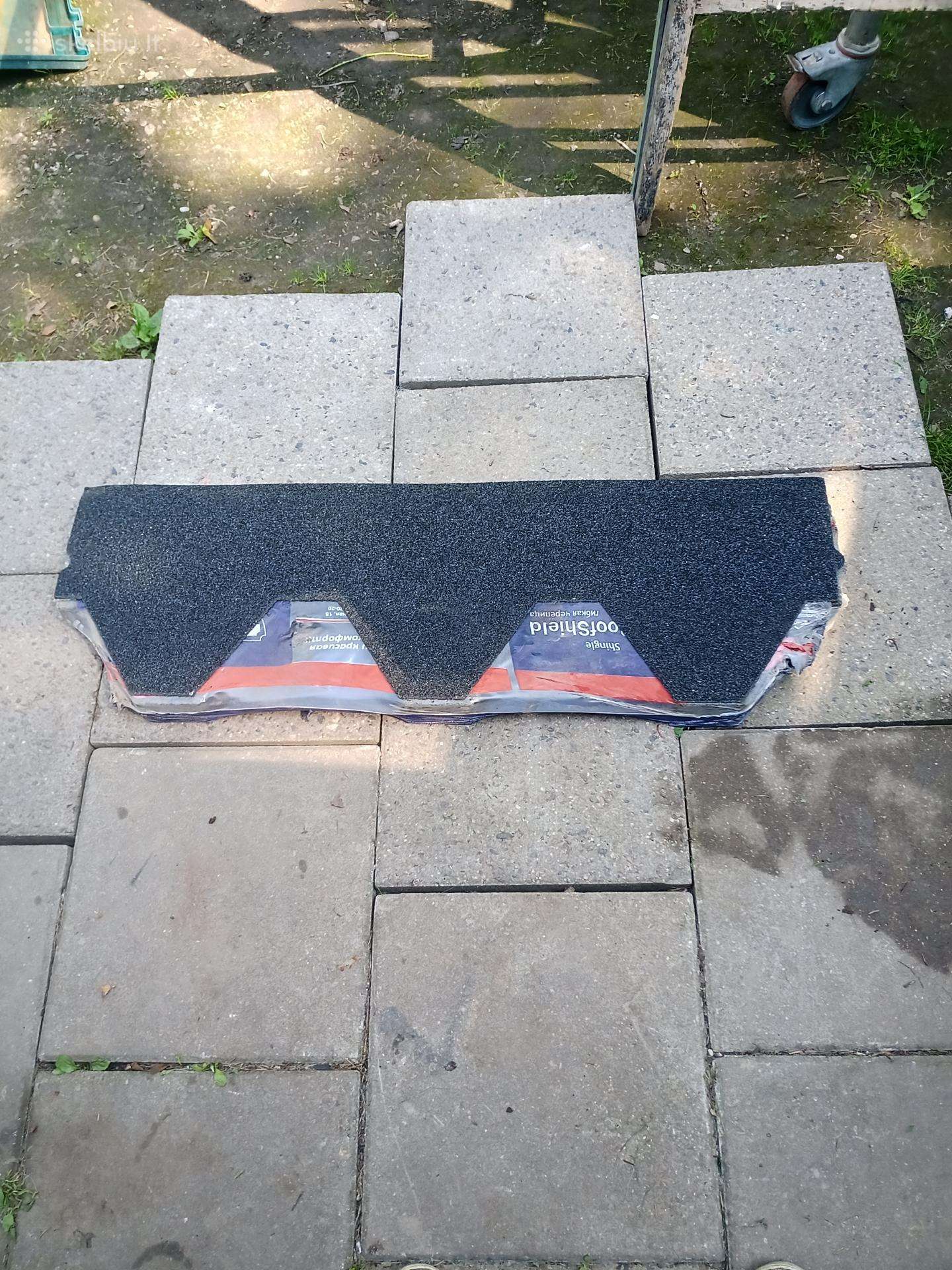 17 pakelių po 3m2 bituminės stogo dangos gontai