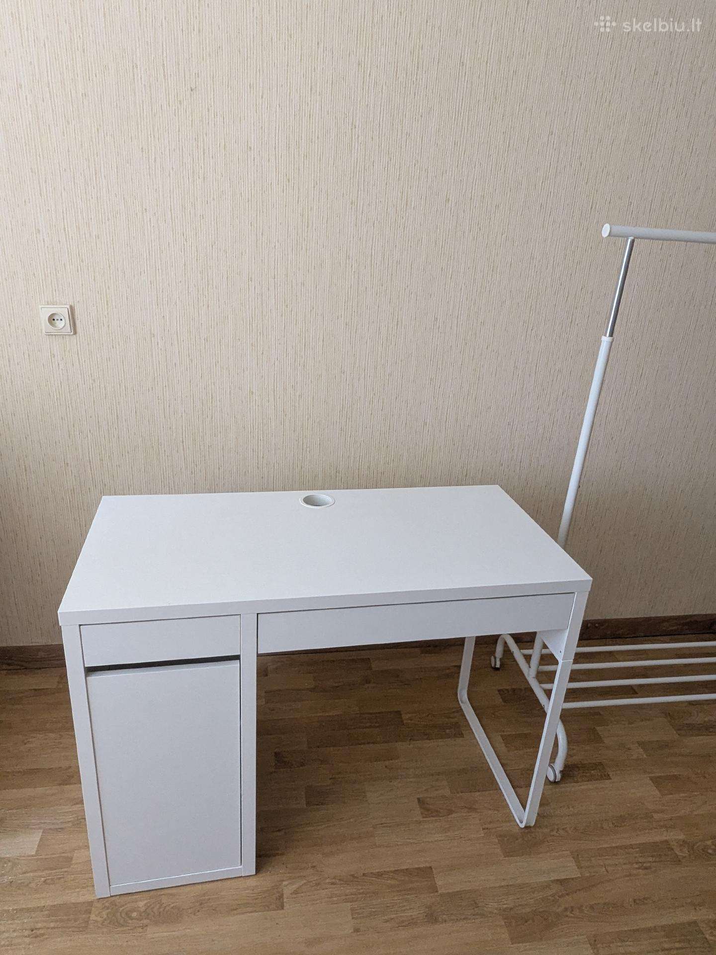 Ikea stalas