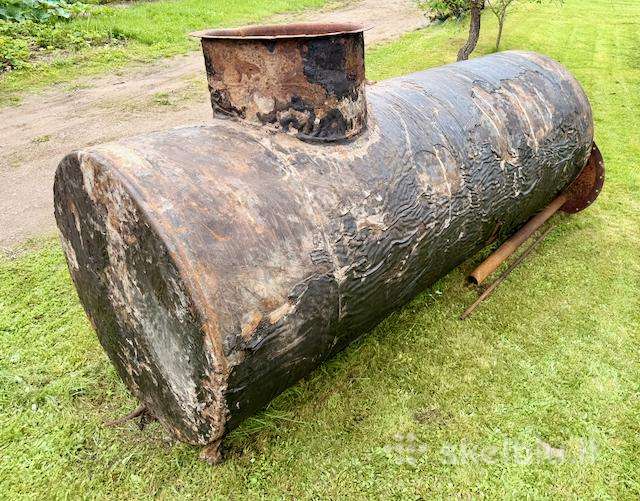 Parduodama metalinė požeminė talpykla ~2500 l