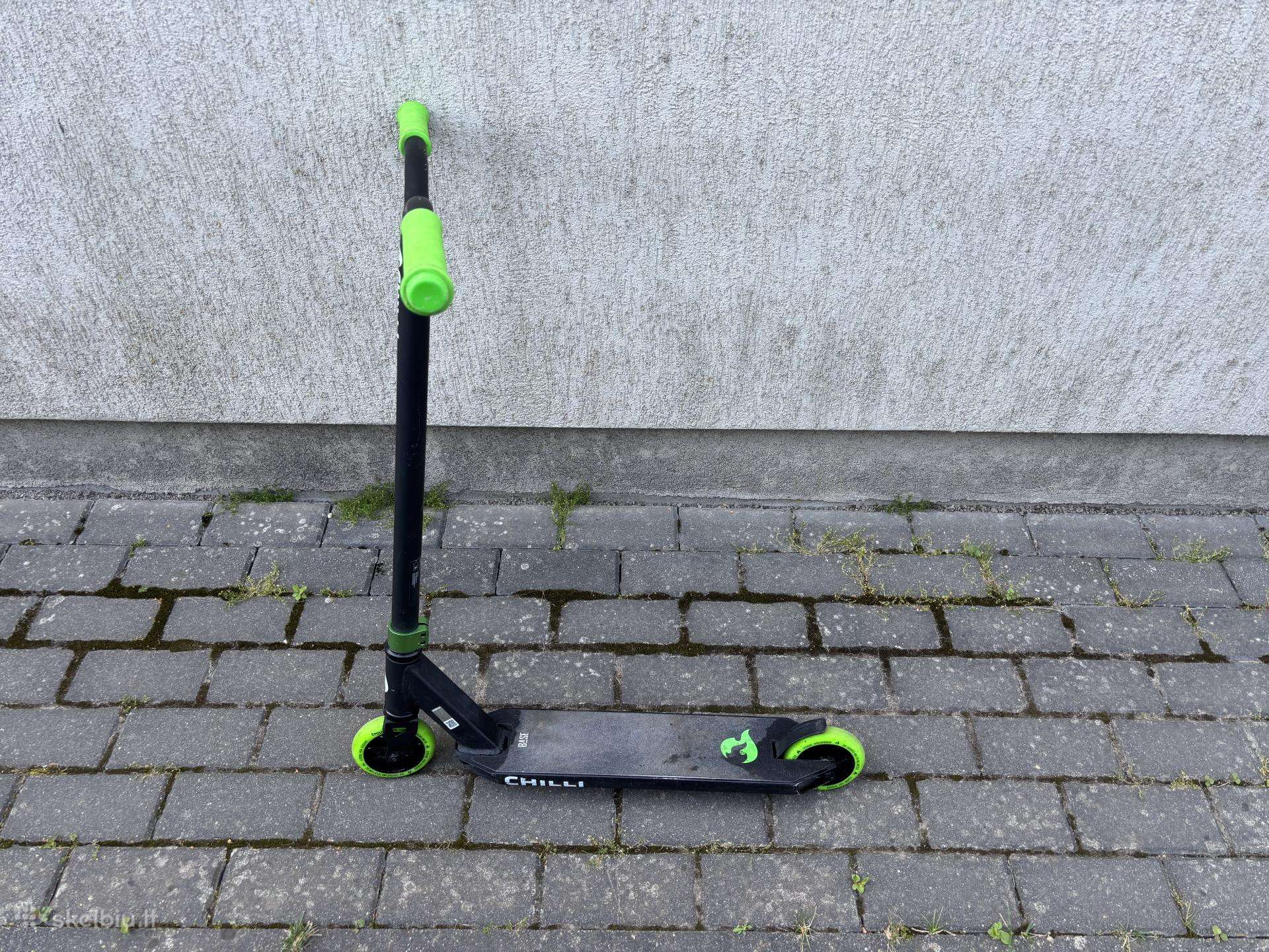 Trikinis paspirtukas Chilli Pro Base