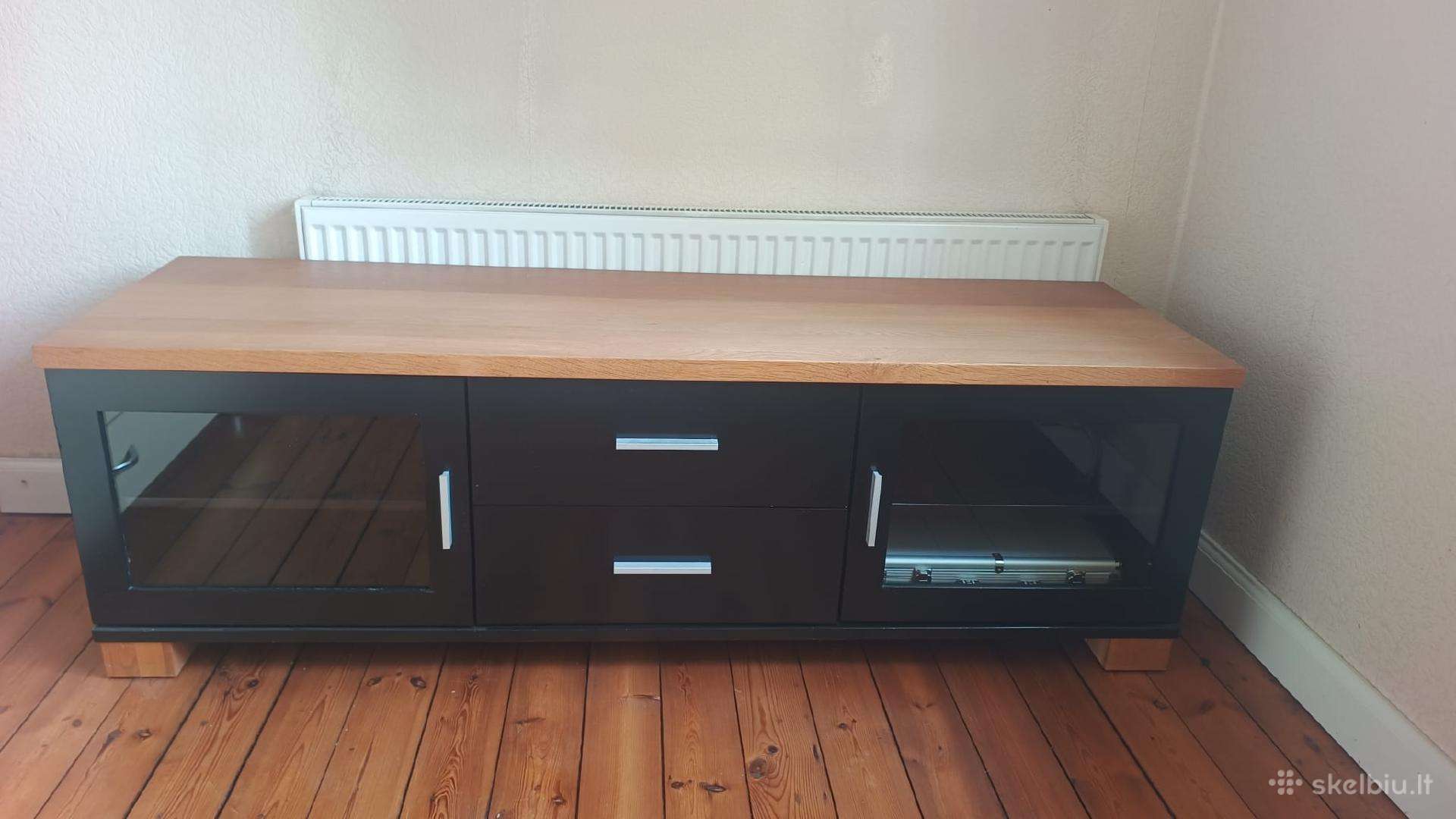 Azuolo masyvo TV spintele