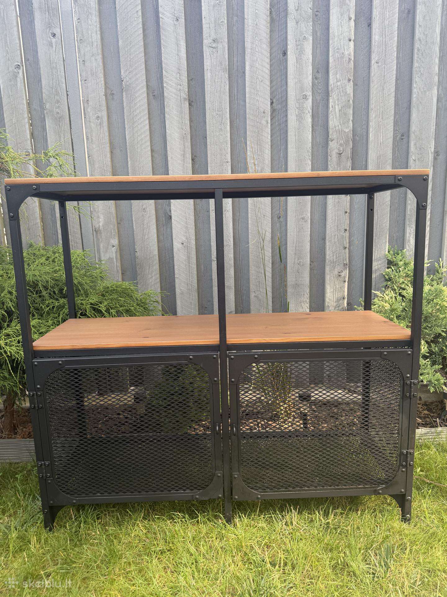 Ikea Fjälbo spintelė