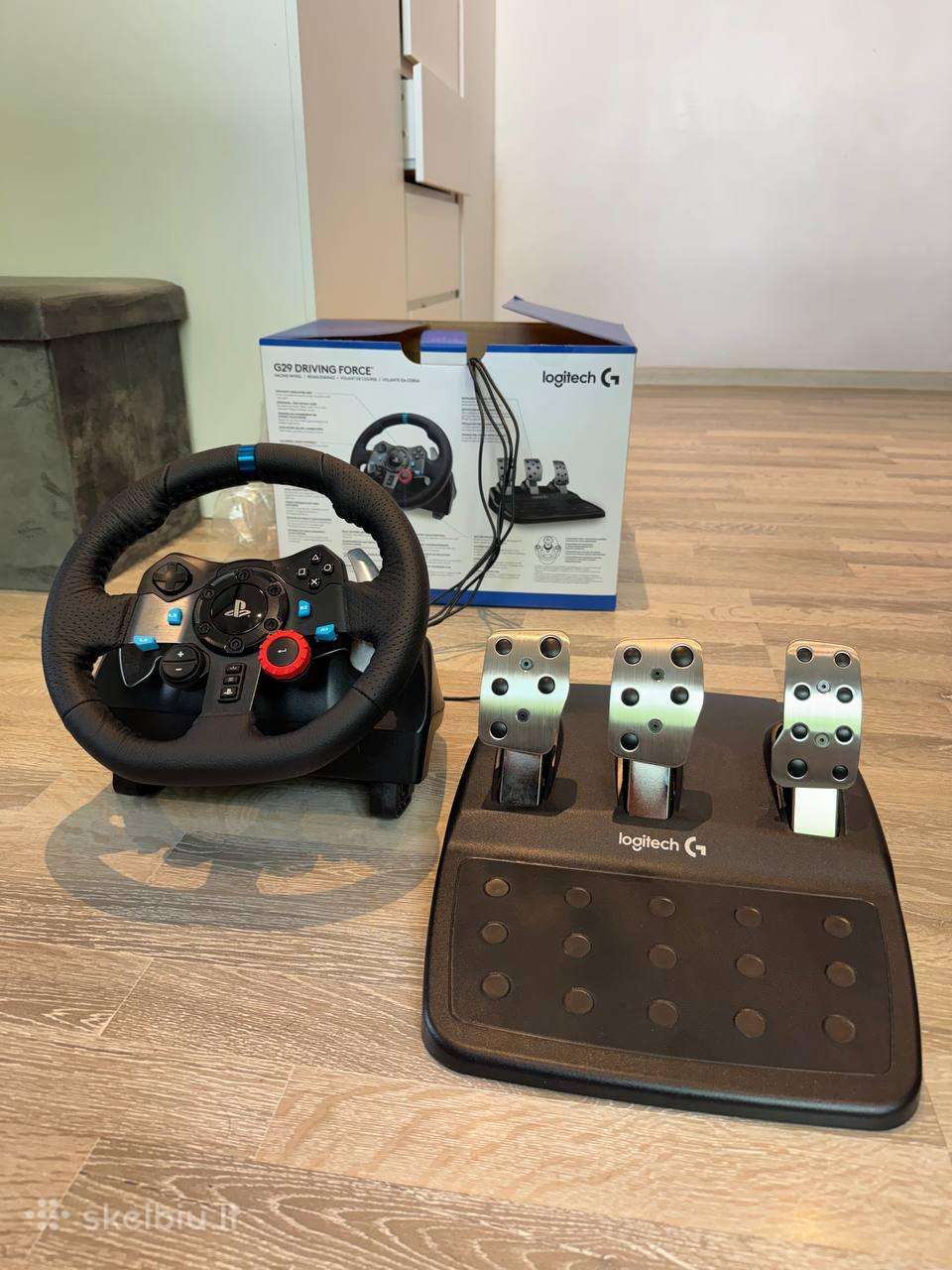 Logitech G29 Driving Force vairas su pedalais