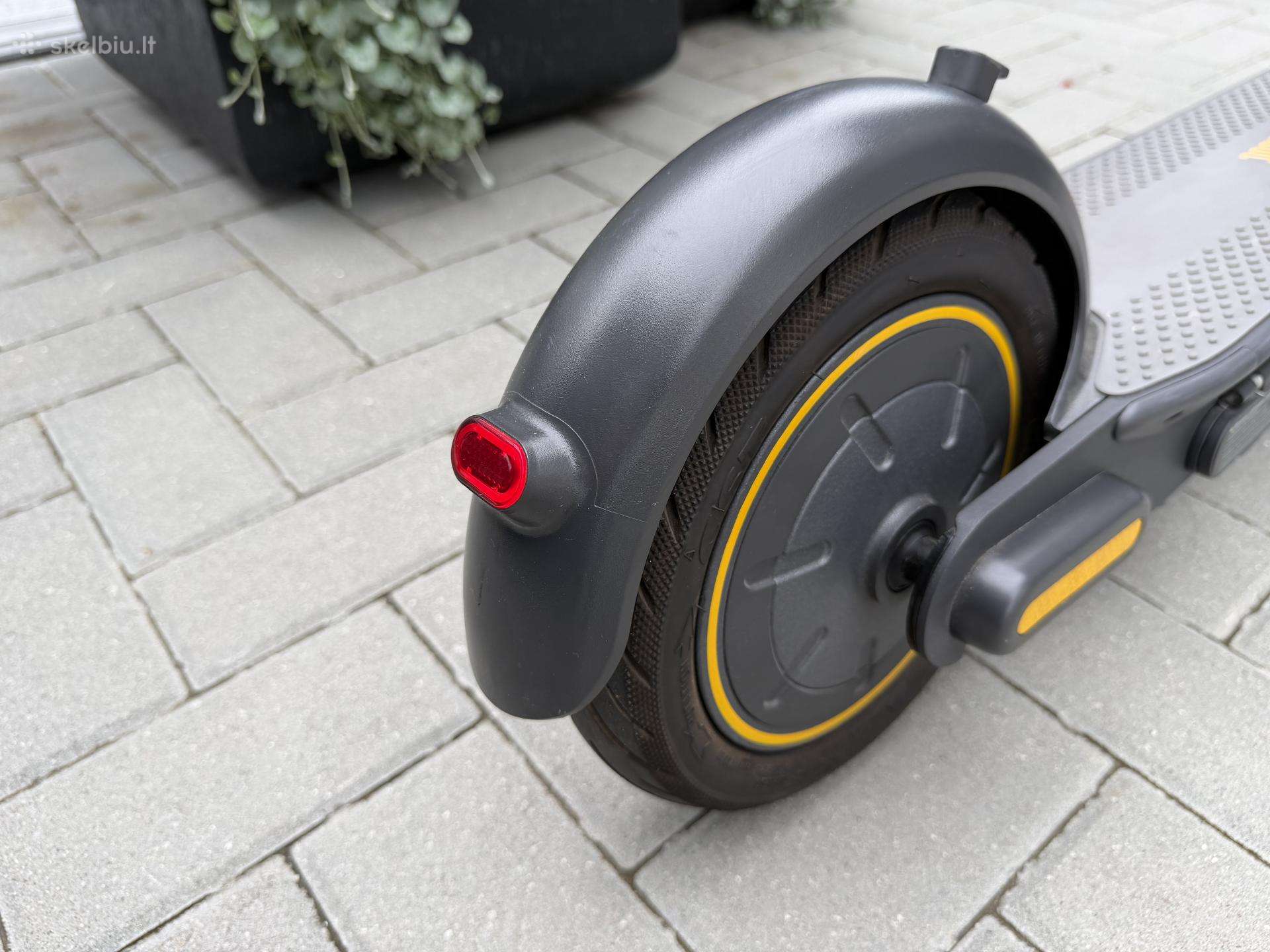 Электрический самокат Segway-Ninebot