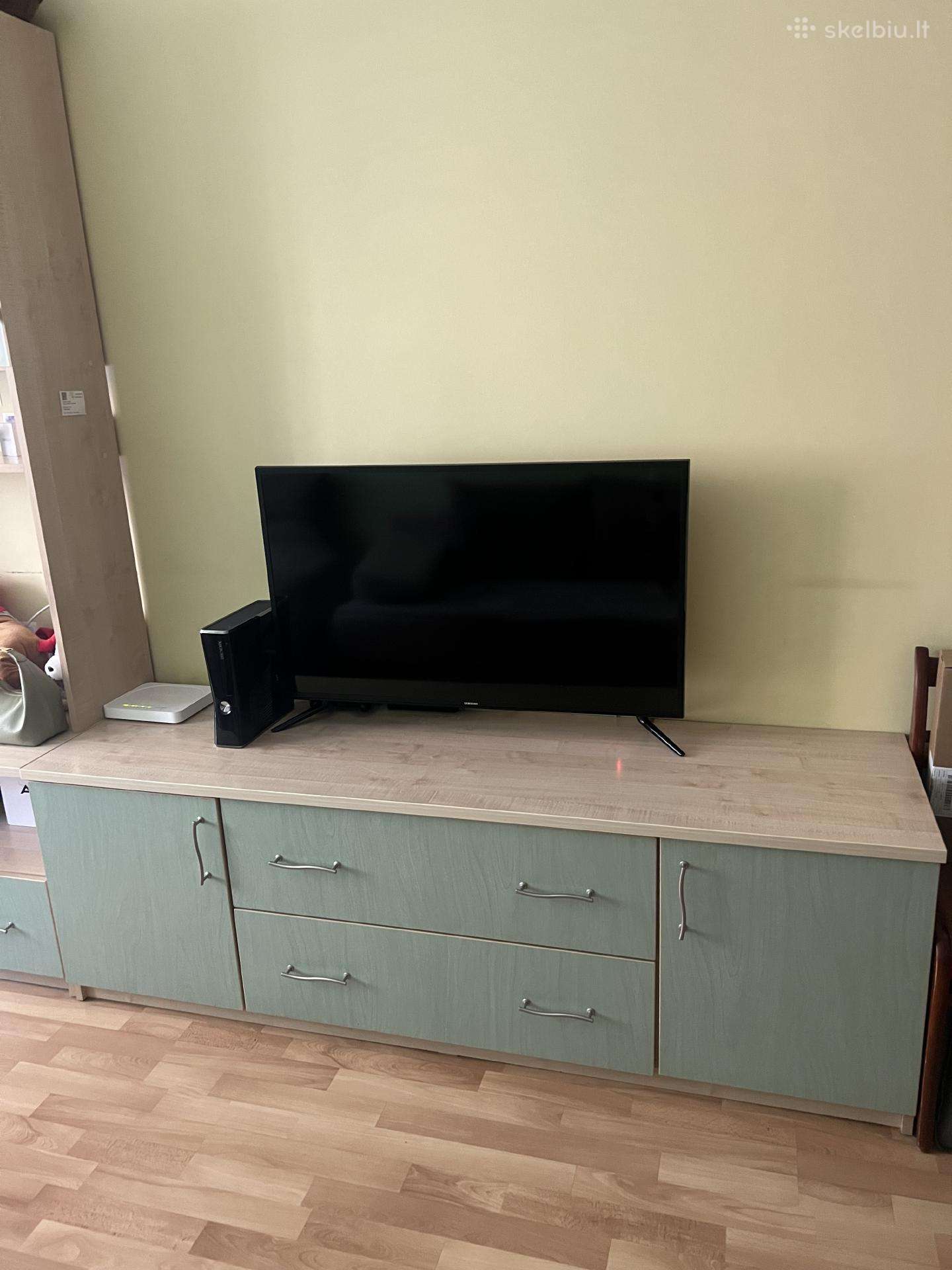 Parduodami baldai (be daiktų ir TV)