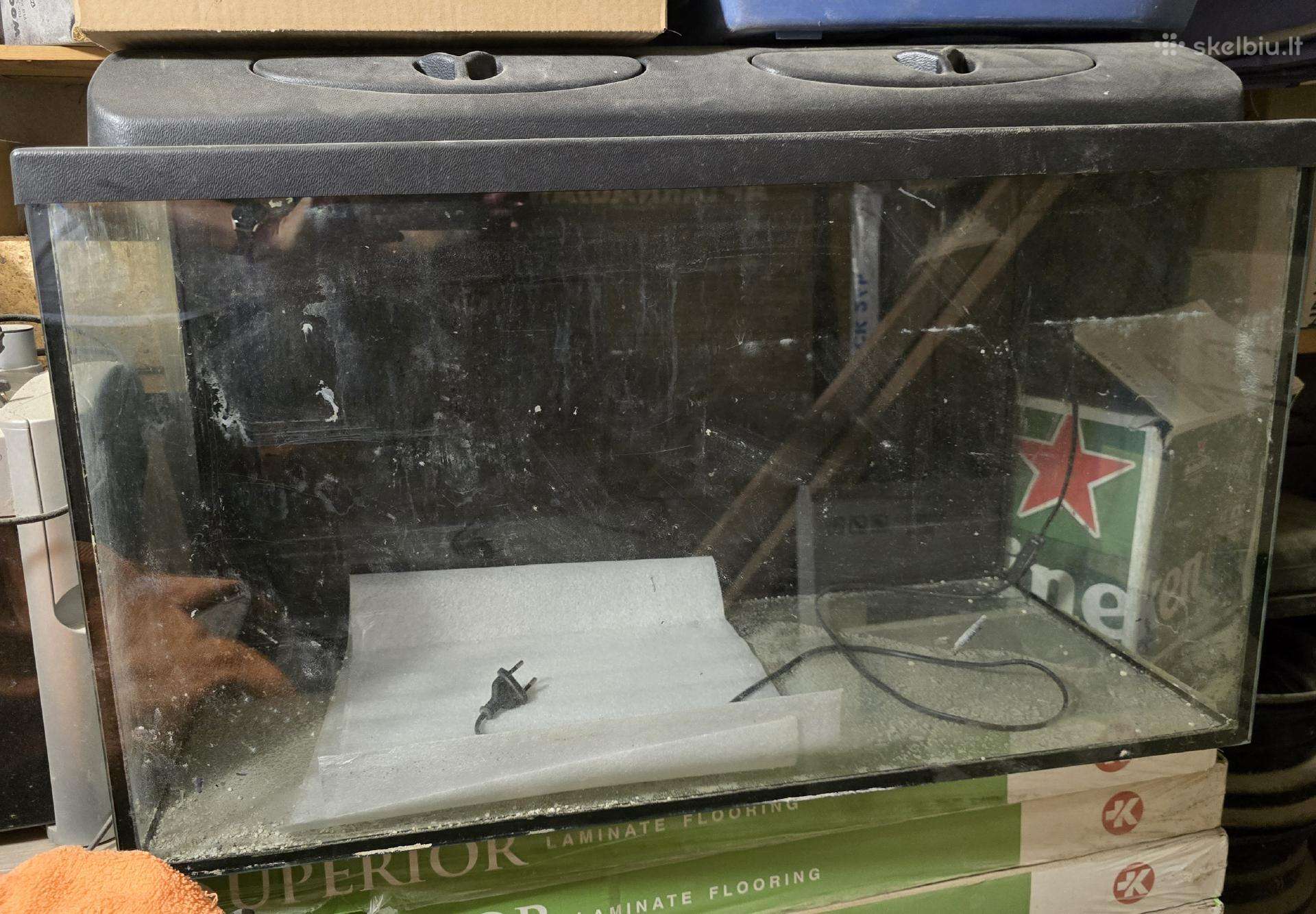 Dovanojamas akvariumas 120 litrų