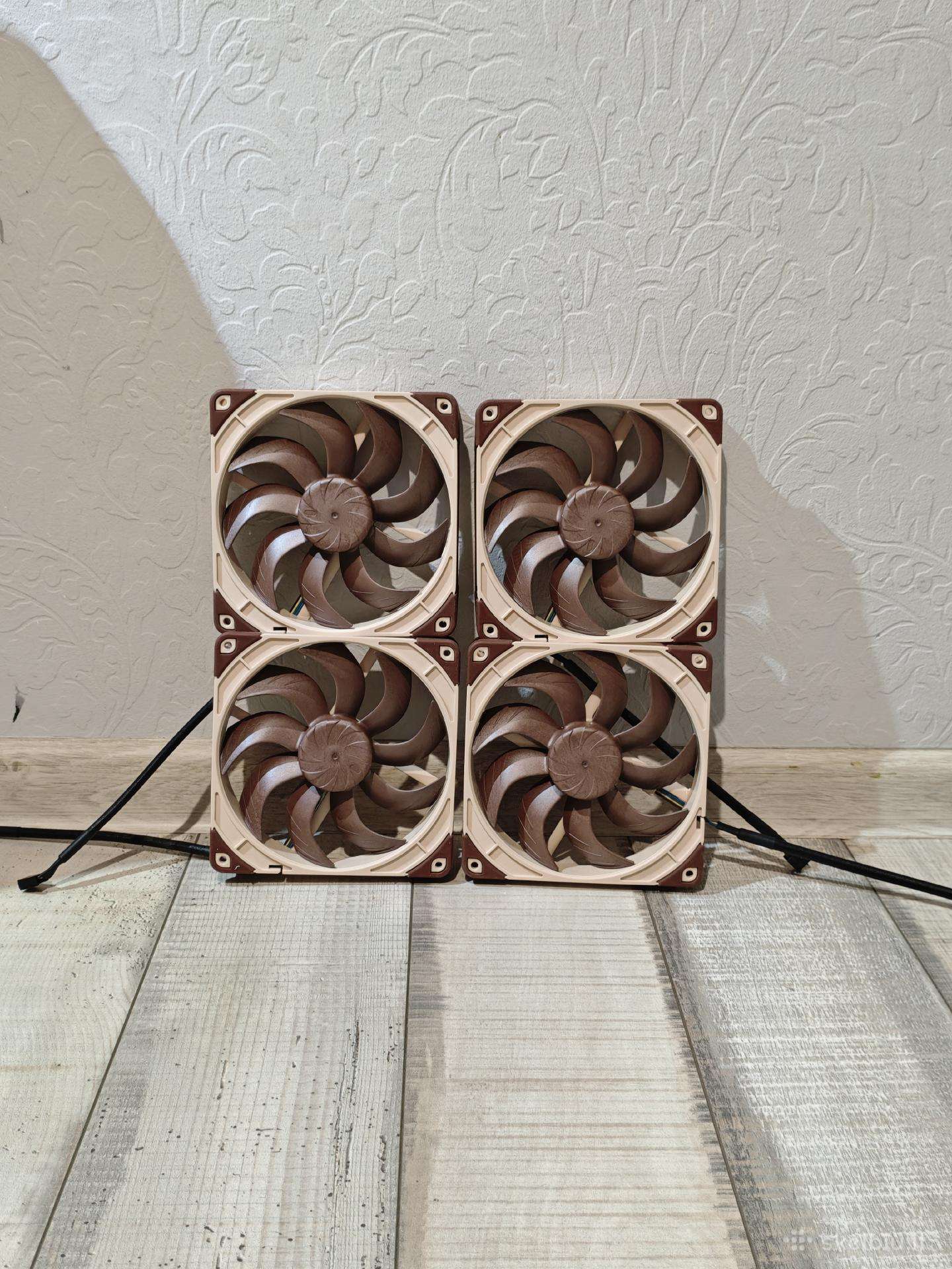 Nf-a12x25 G2 Pwm 4vnt + Fan Hub