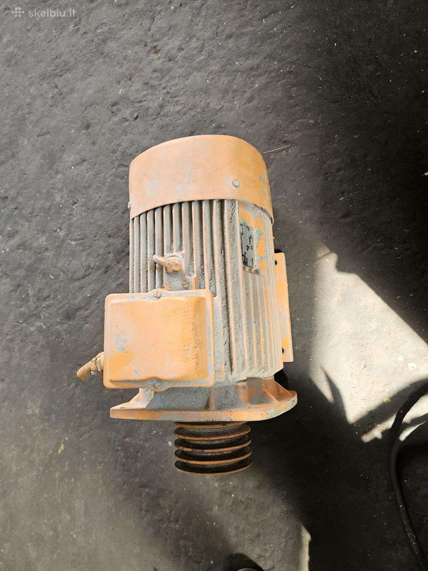 Elektros varikliai 7.5kw ir 4 kw