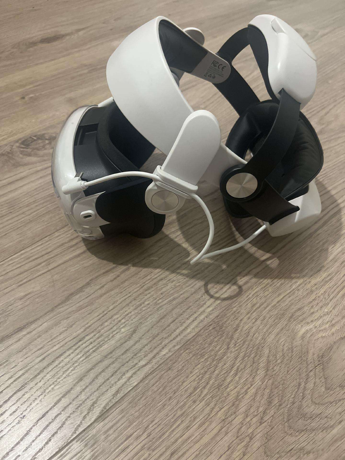Parduodu vr akinius