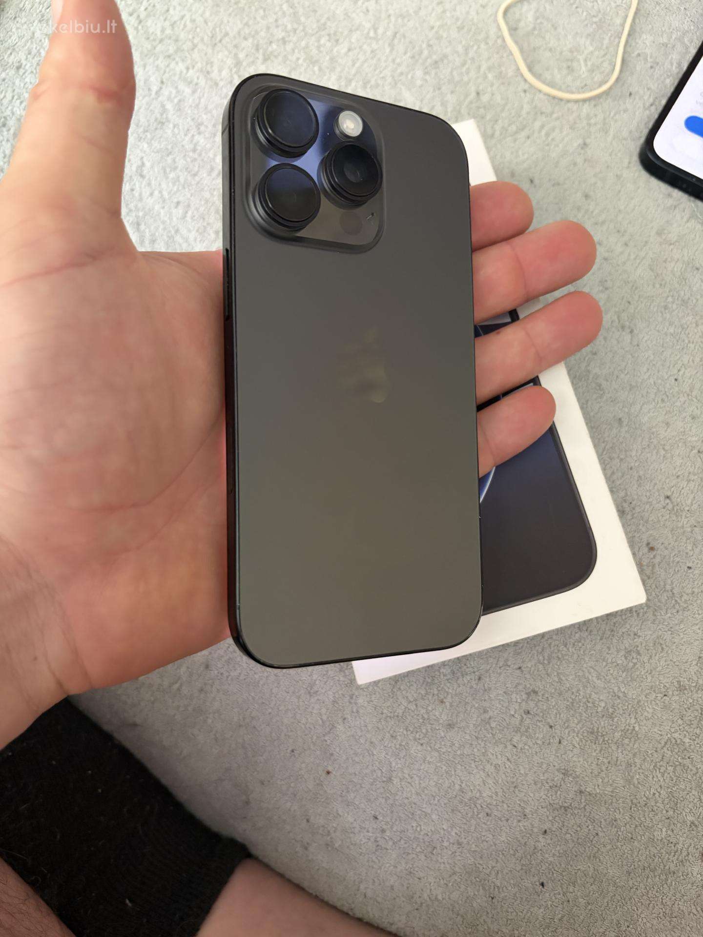 iPhone 16 pro 256gb
