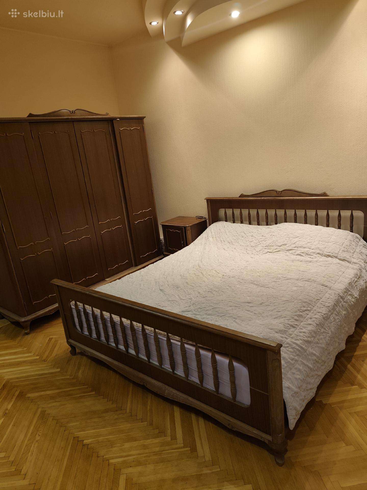 Naudotas miegamojo komplektas