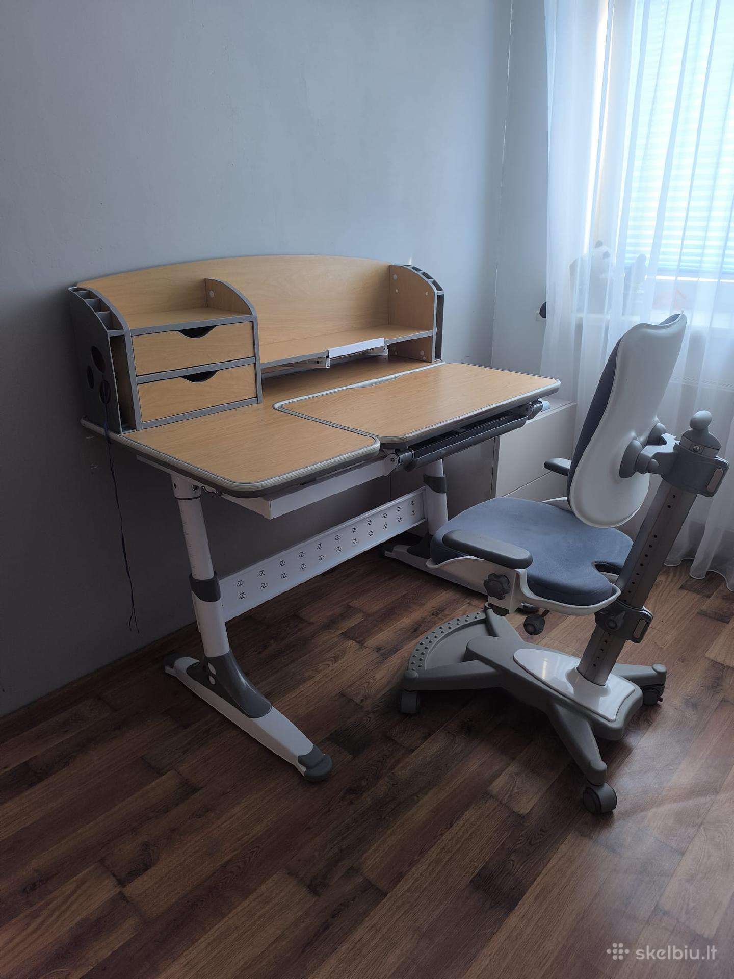Rašomasis ergonomiškas stalas ir kėdė