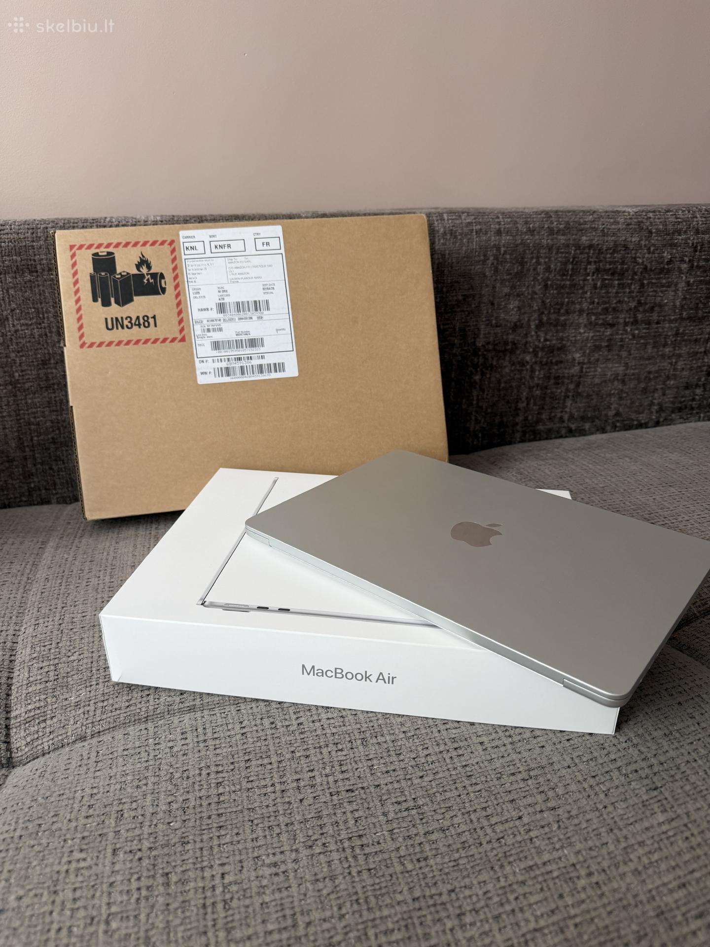 Apinaujis MacBook Air 13 m5/16gb/512gb