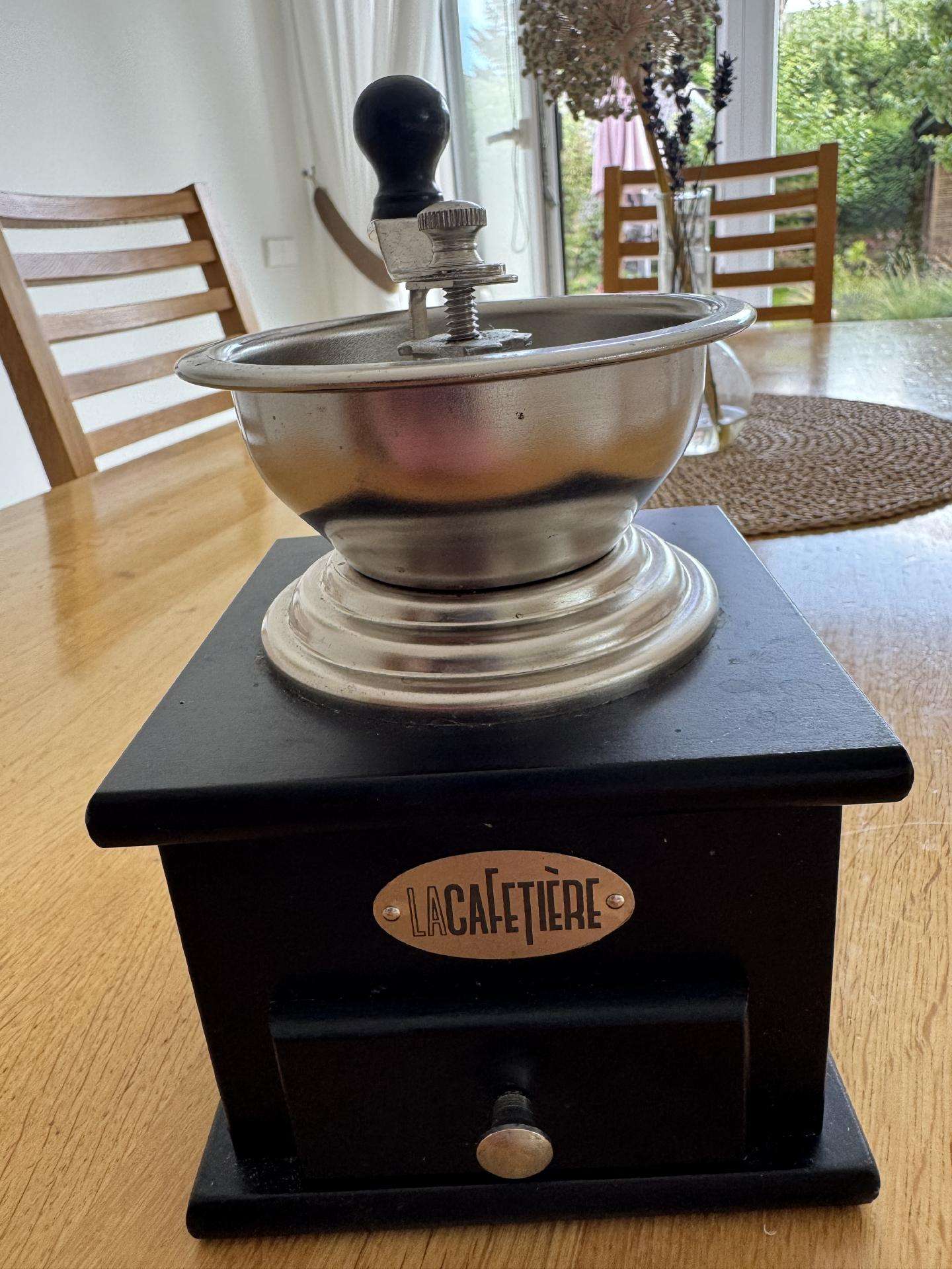 Retro rankinė kavamalė „La Cafetire“