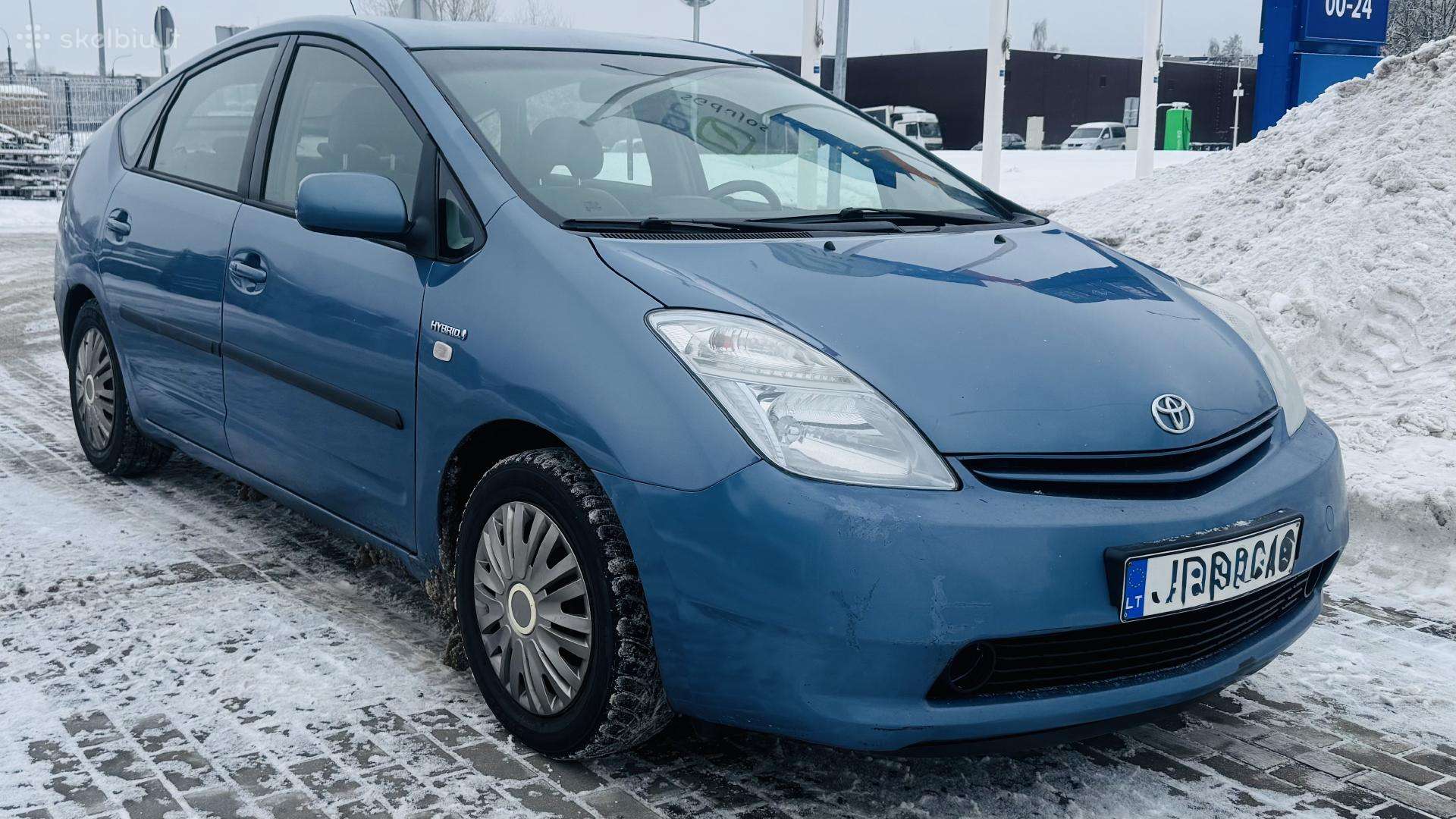 Toyota Prius nuoma