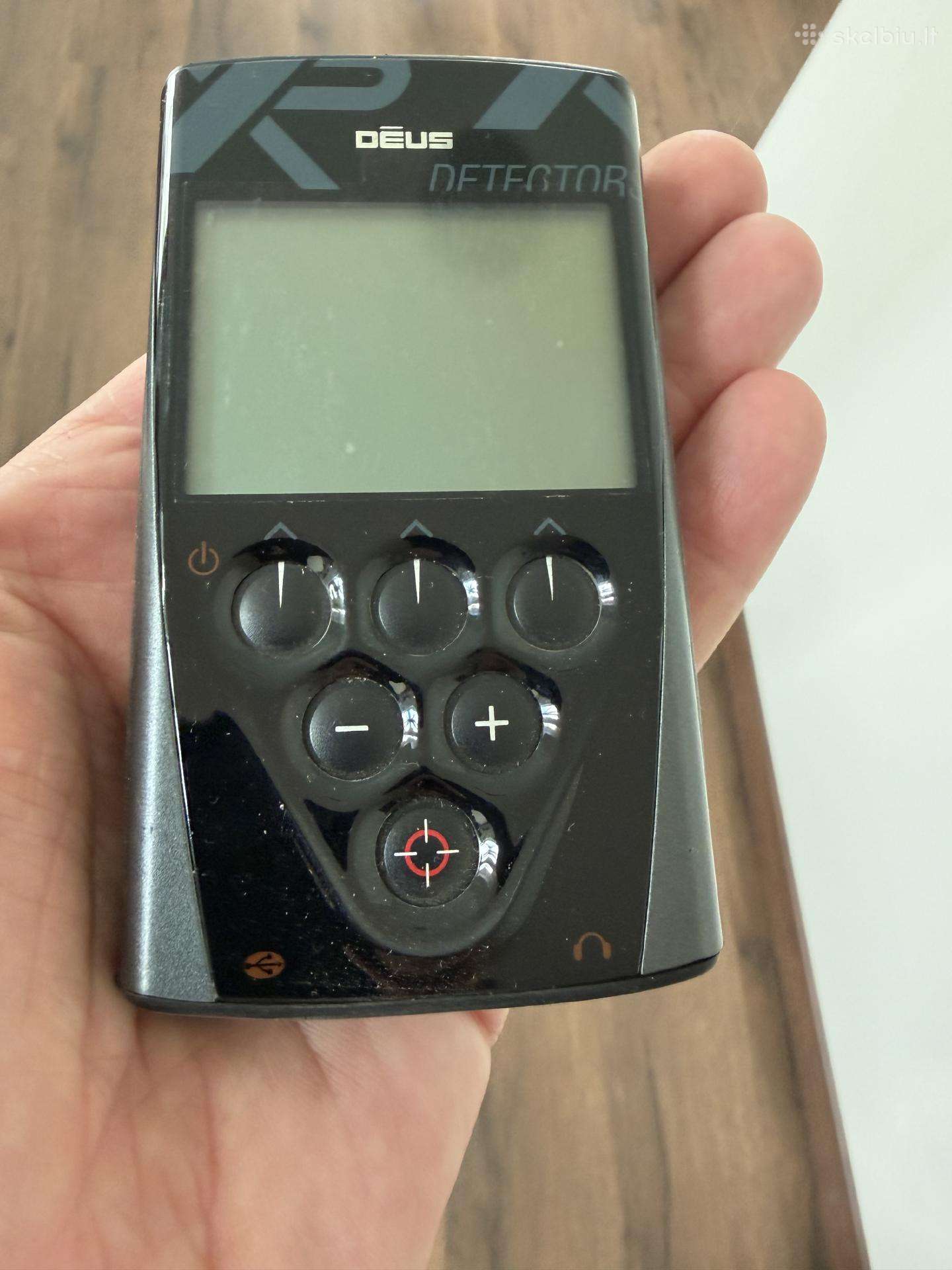Metalo detektoriaus rite ir pultas