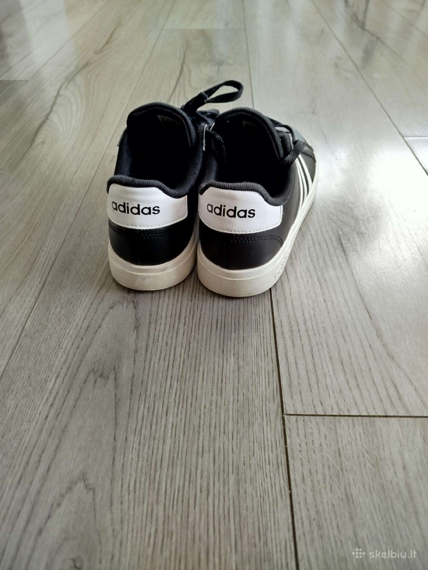 Adidas kedai